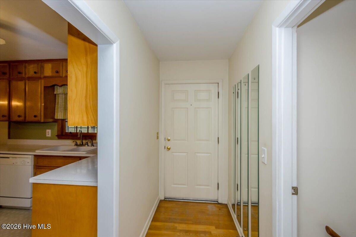 2462 Leslie Circle Property Photo 18