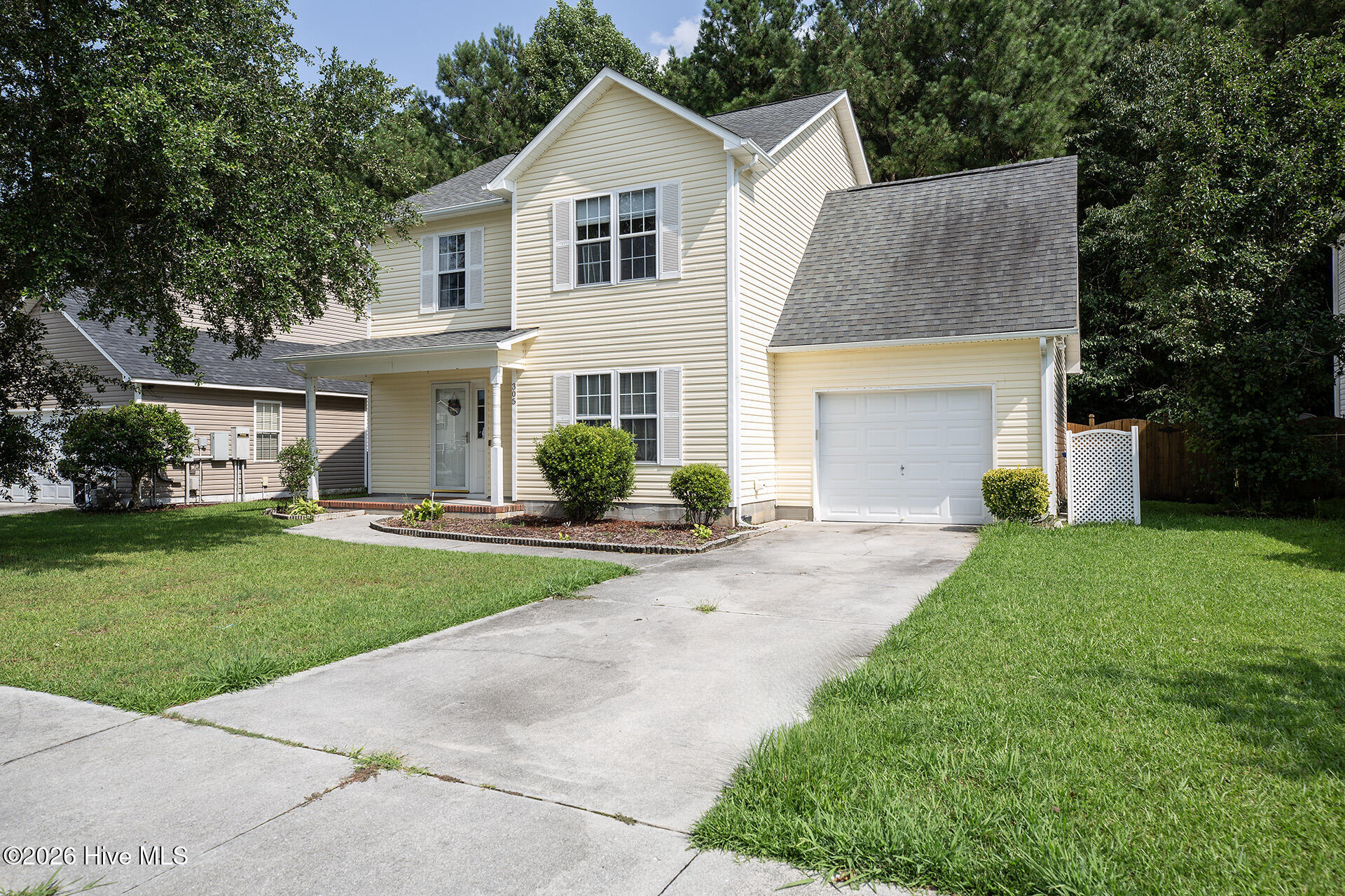 305 Providence Drive Property Photo 3