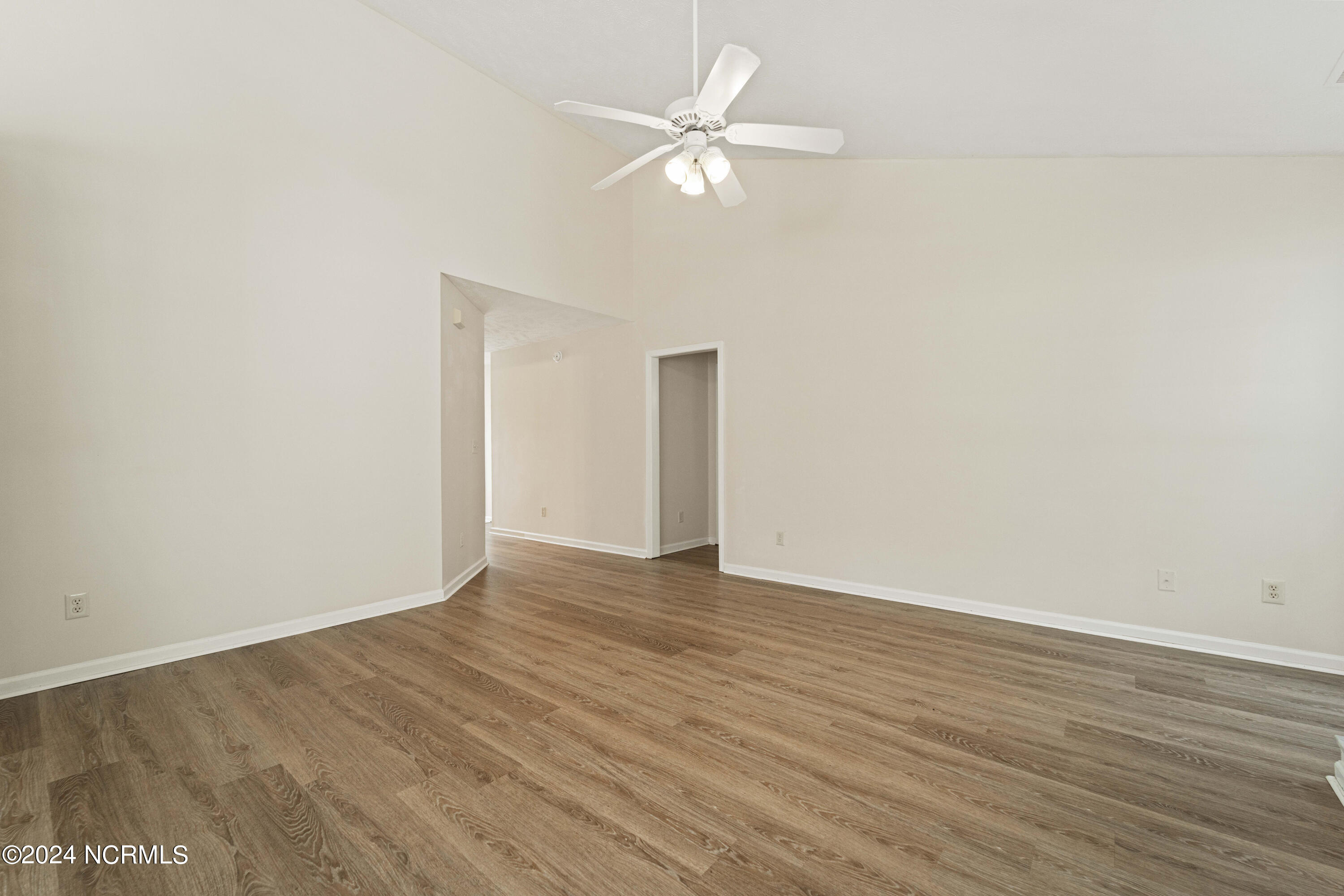 102 Mendover Drive Property Photo 9