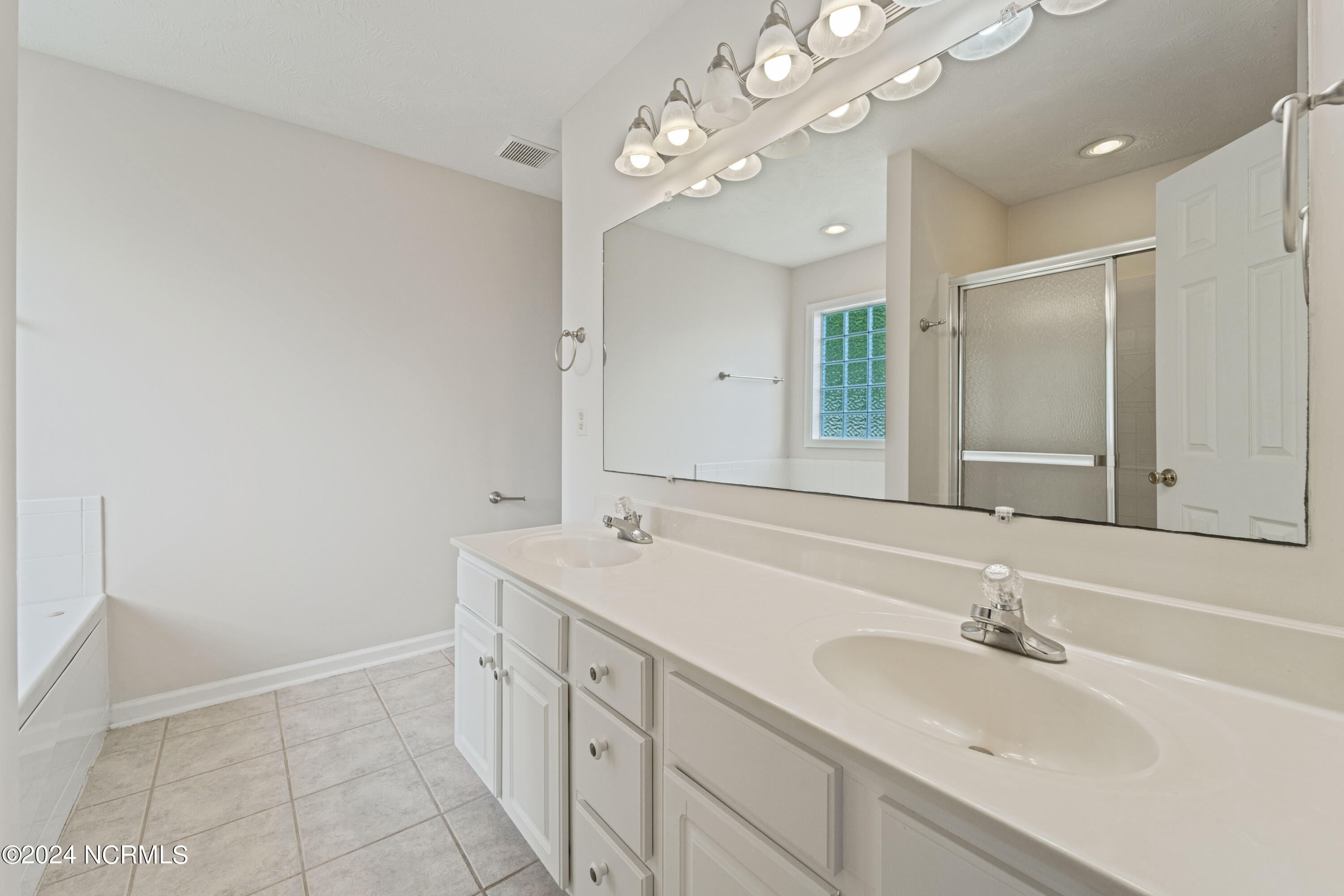 102 Mendover Drive Property Photo 15