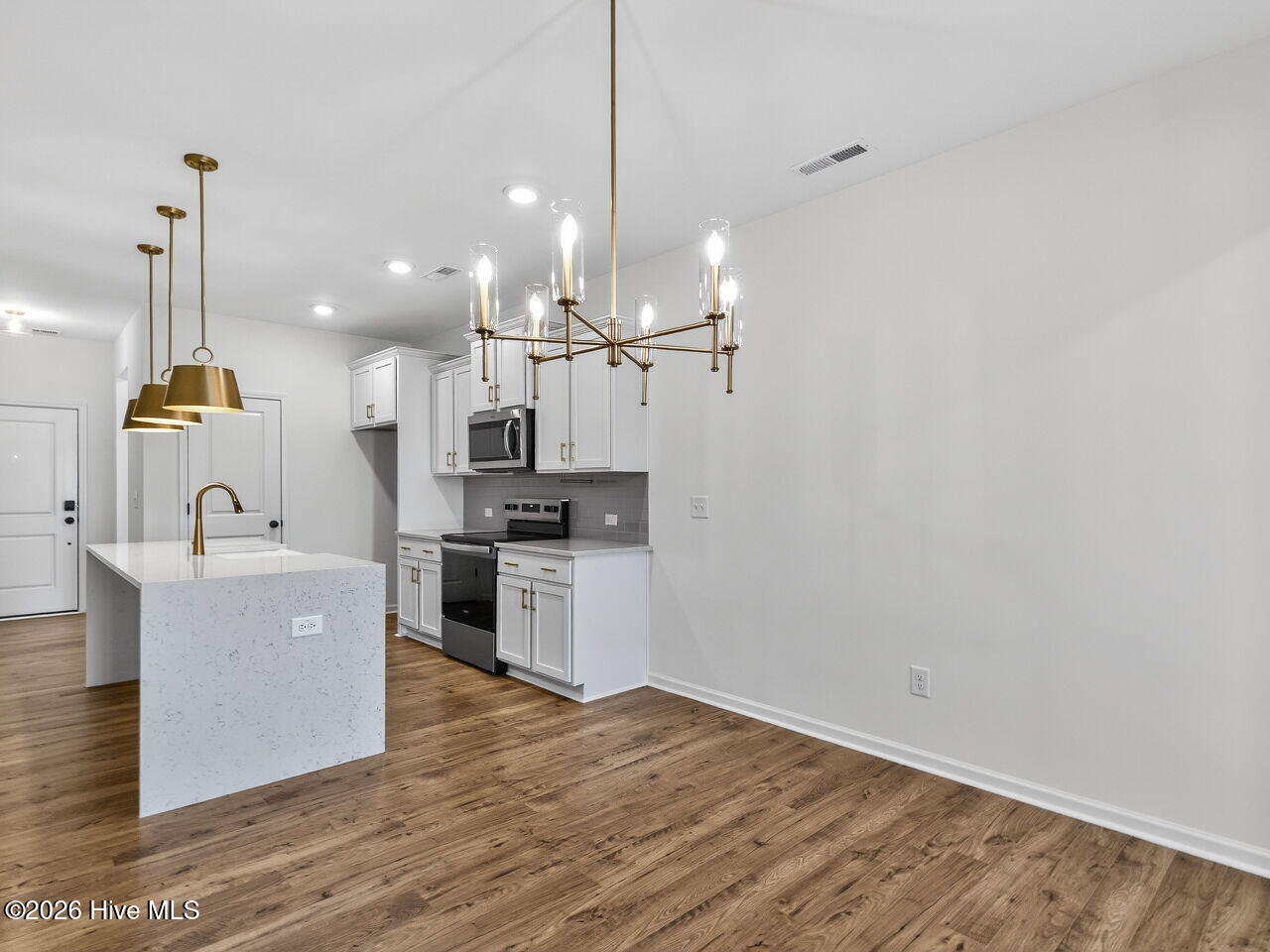 38 N District Avenue Property Photo 13