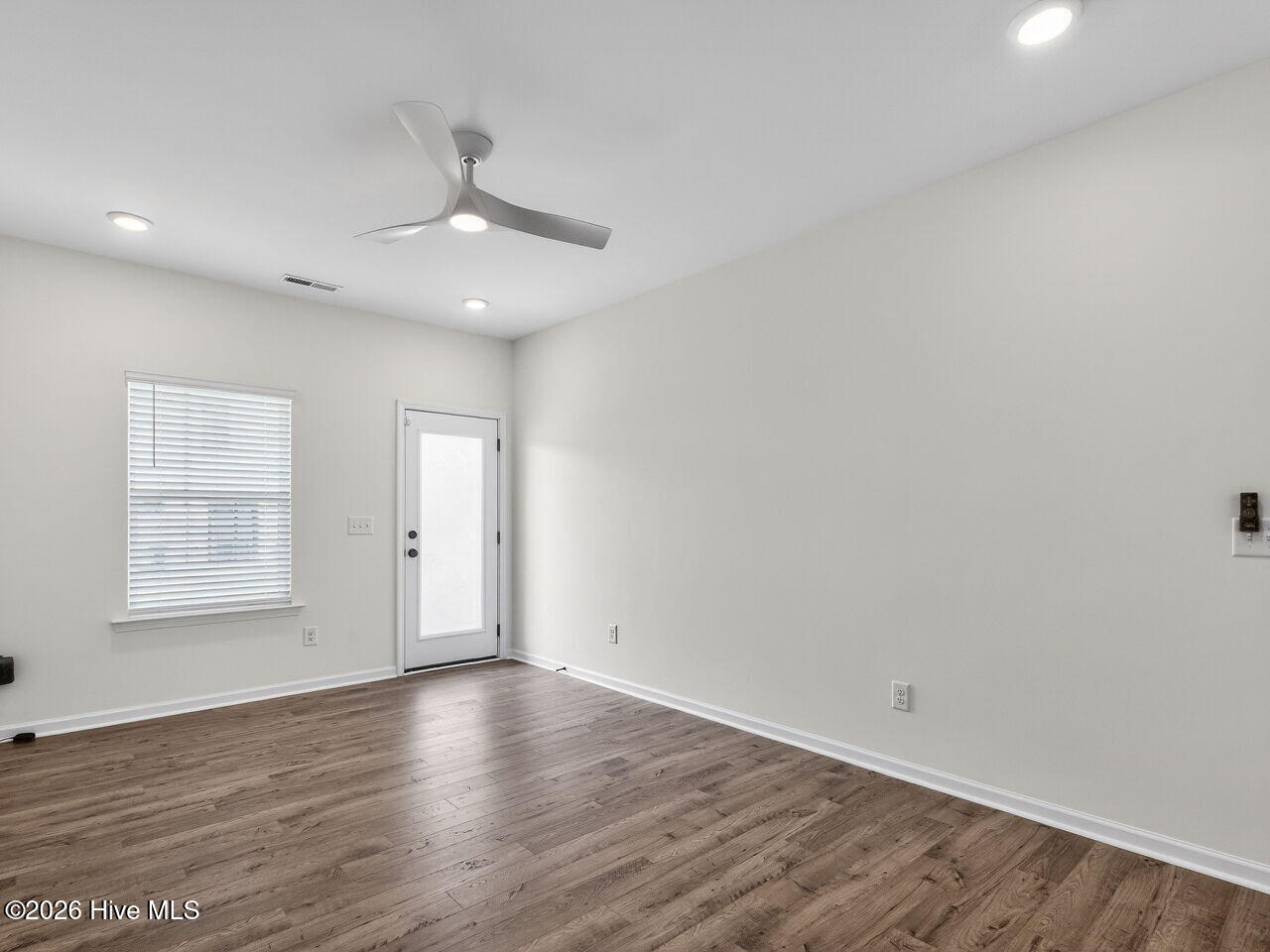 38 N District Avenue Property Photo 17