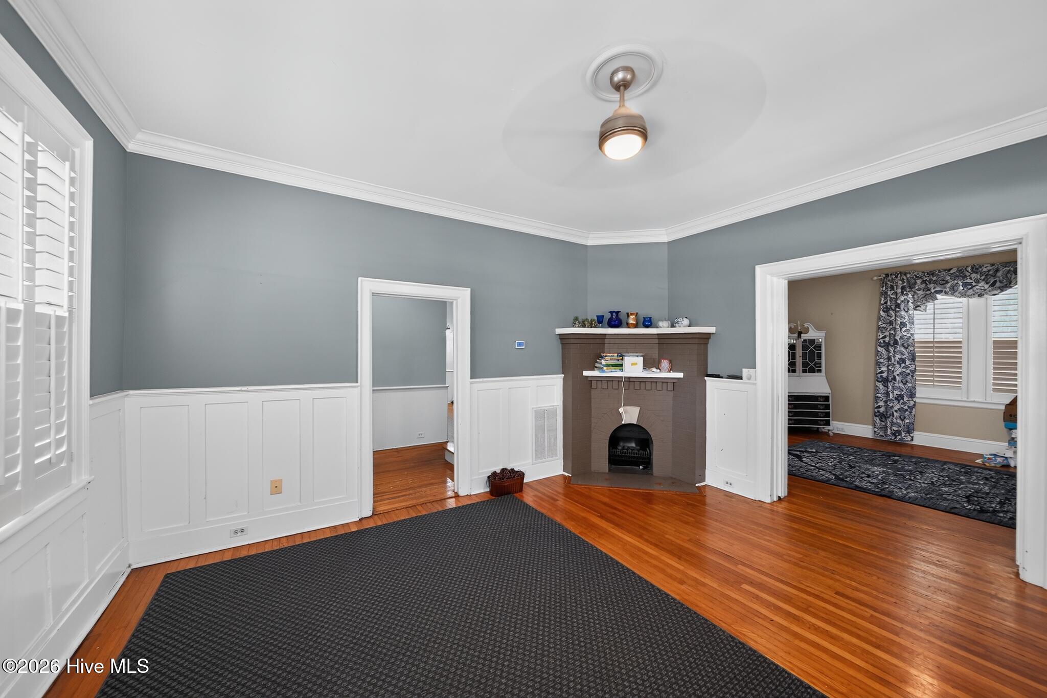 425 Roanoke Avenue Property Photo 5