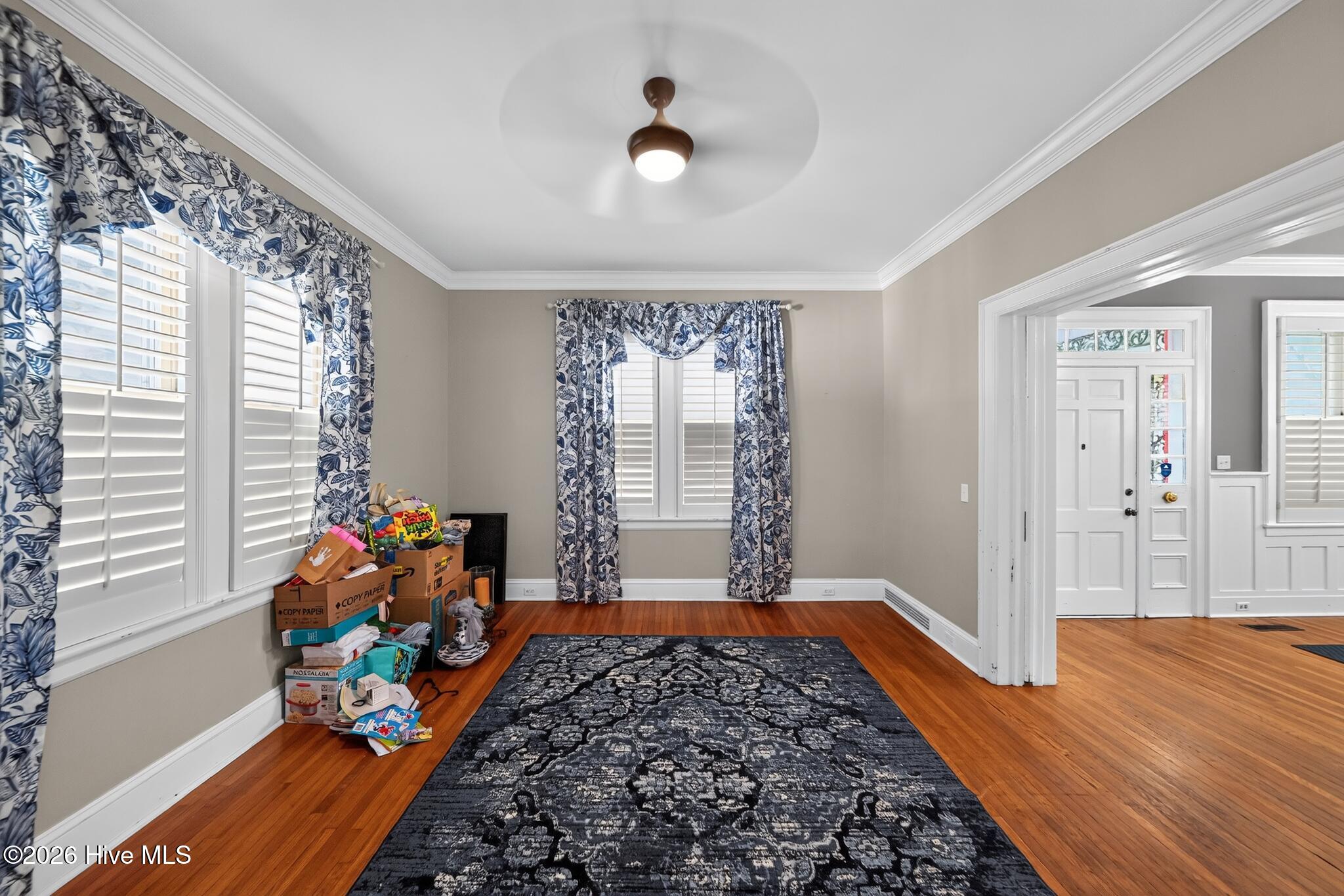 425 Roanoke Avenue Property Photo 6