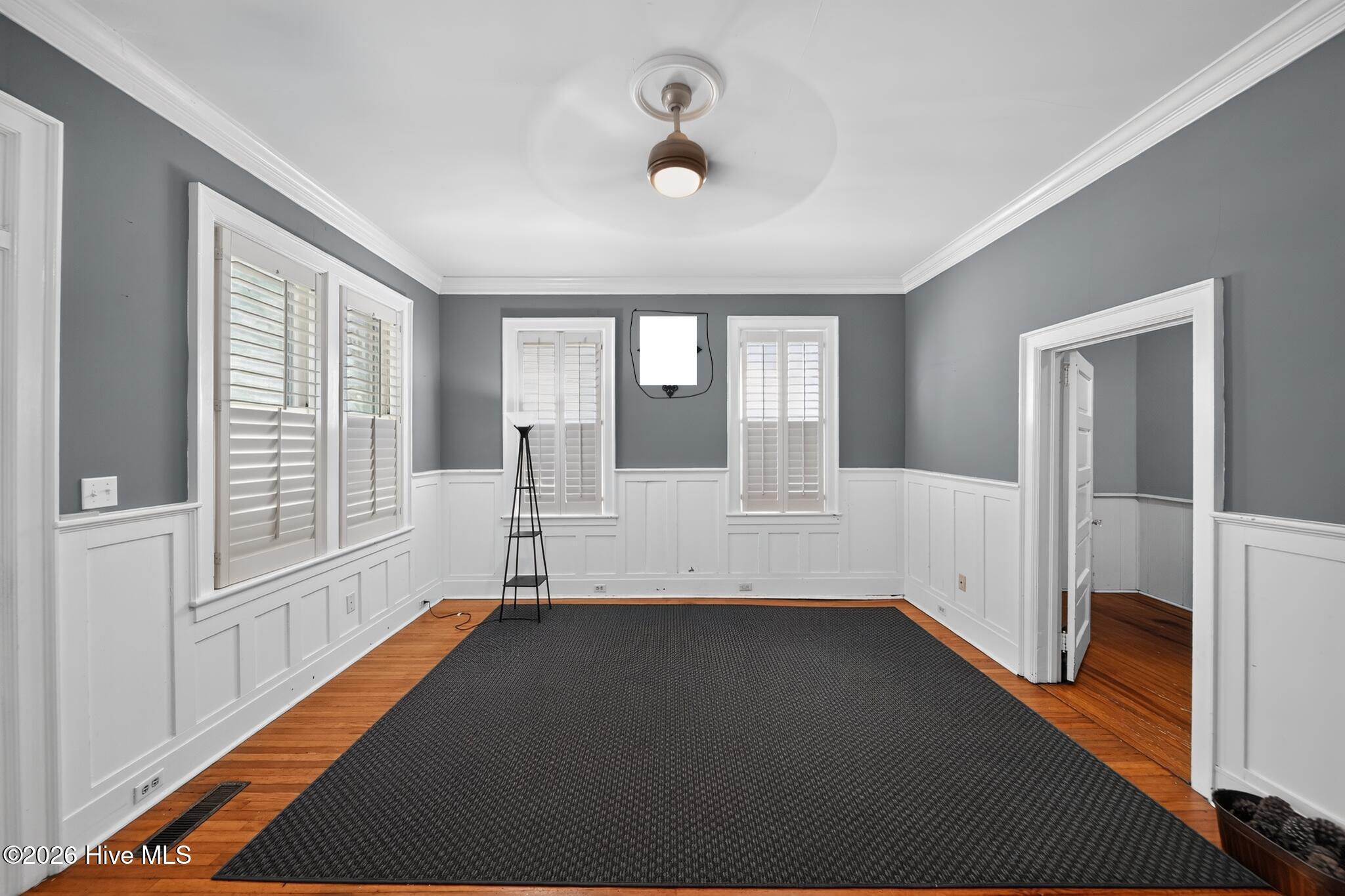 425 Roanoke Avenue Property Photo 7
