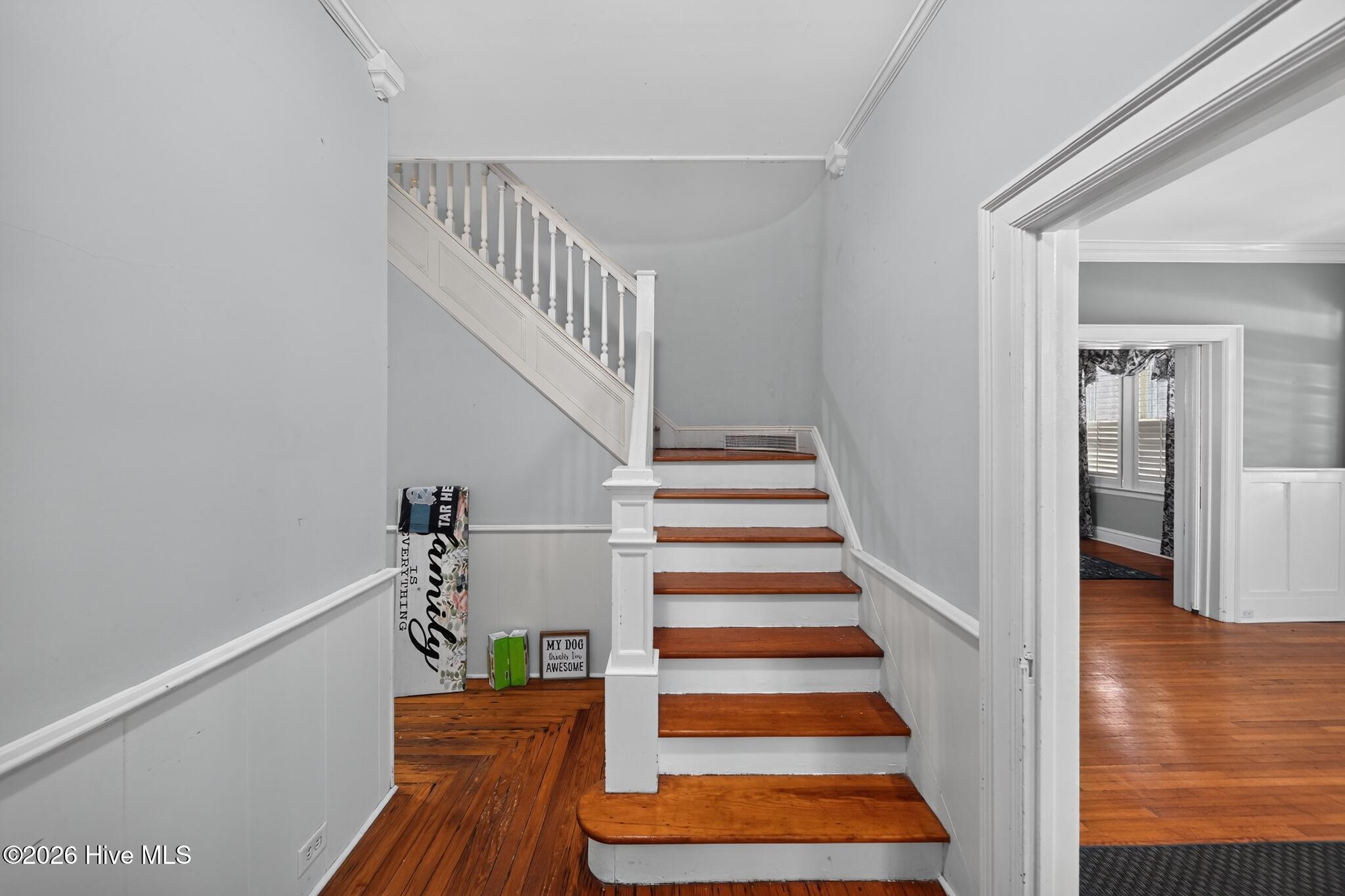 425 Roanoke Avenue Property Photo 13
