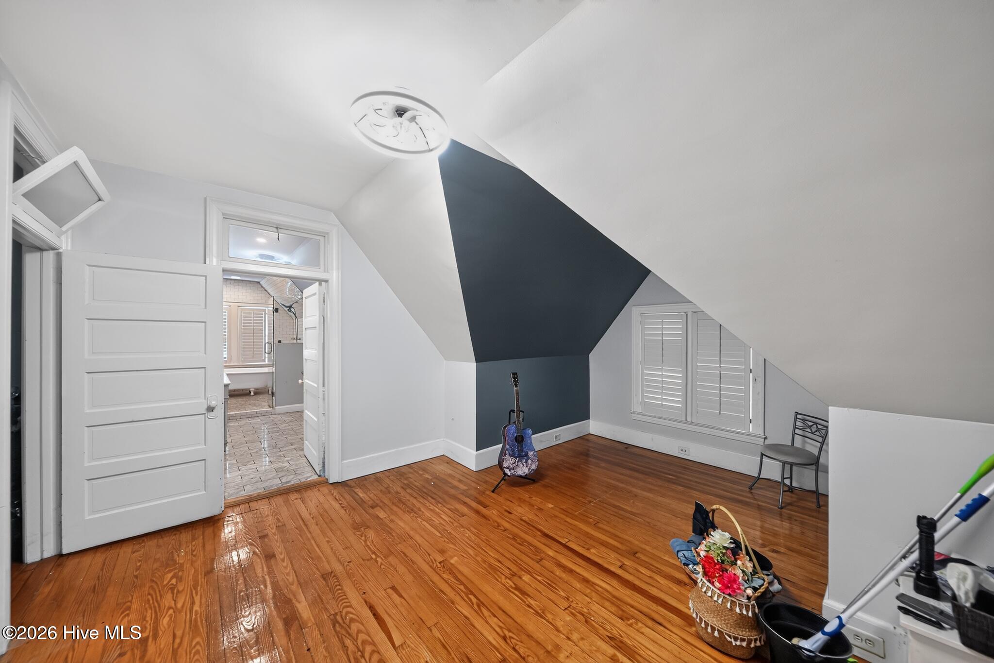 425 Roanoke Avenue Property Photo 17