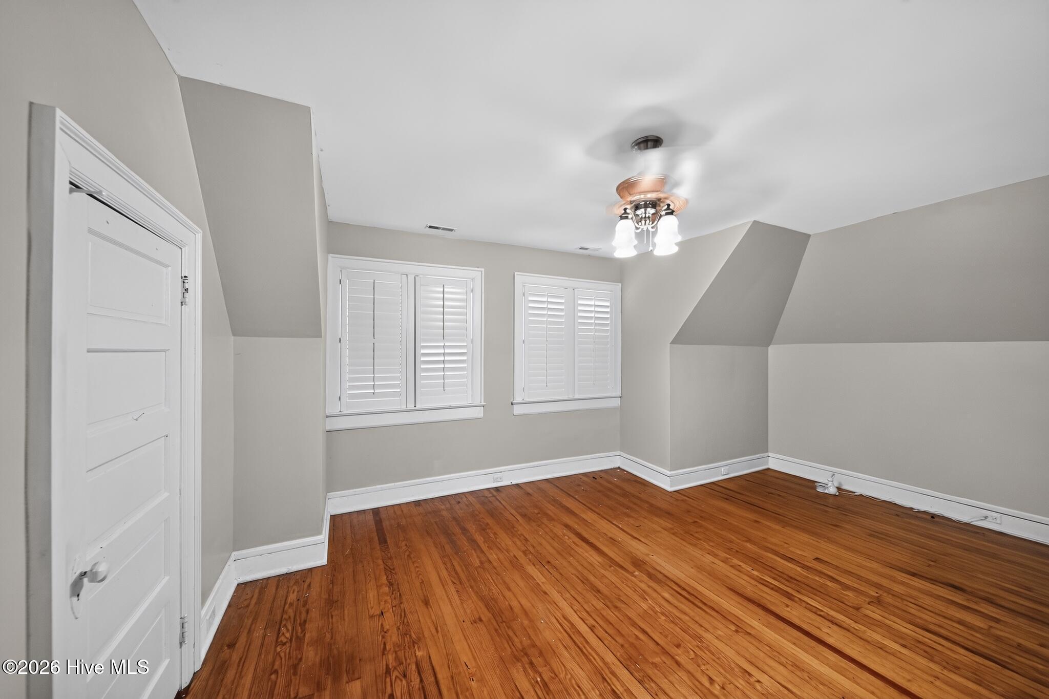 425 Roanoke Avenue Property Photo 19