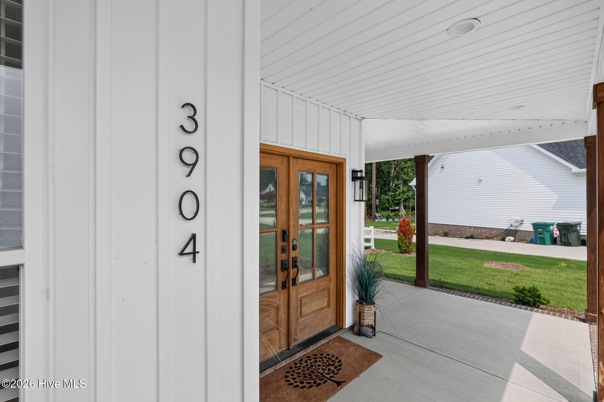 3904 Redbay Lane N Property Photo 6