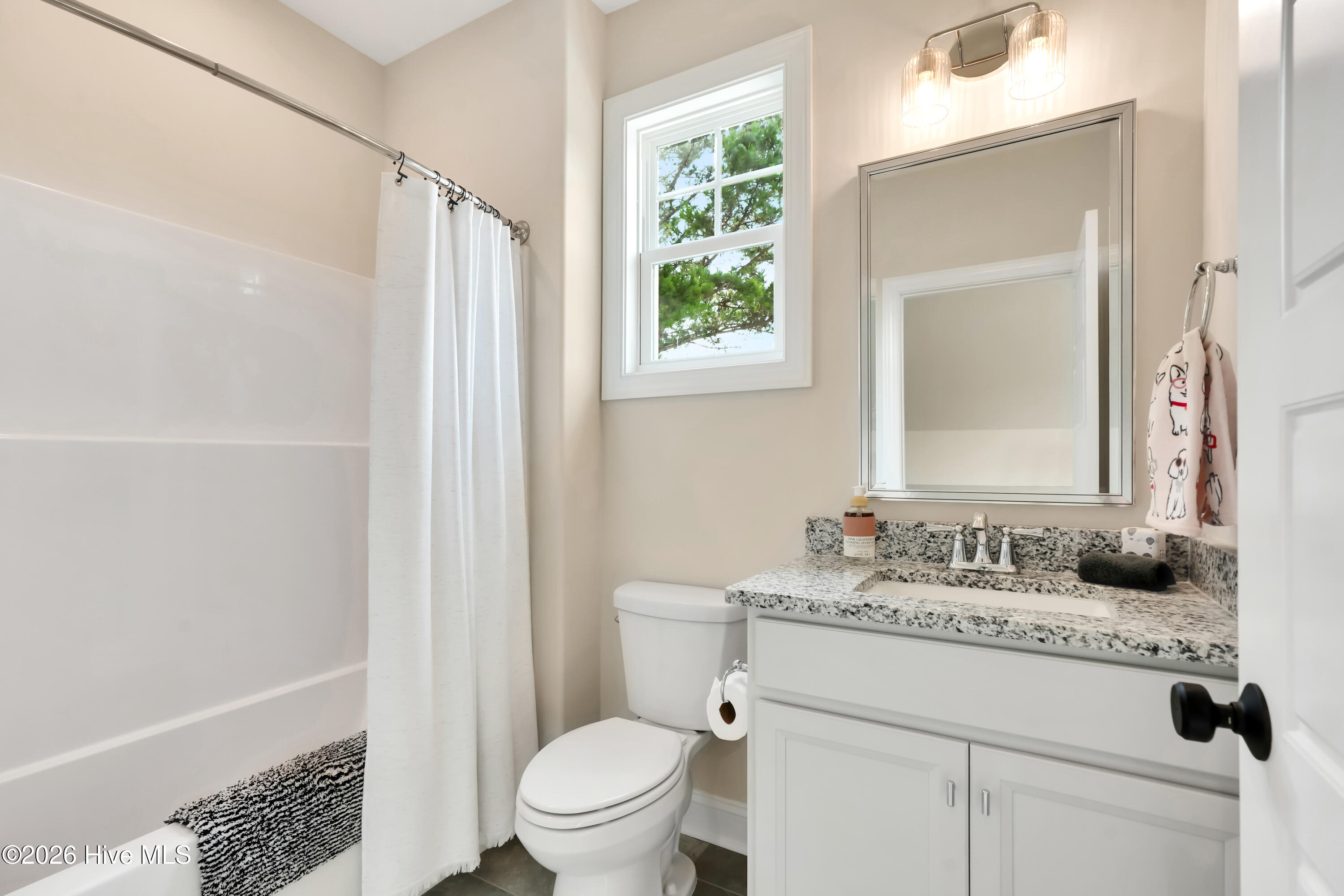 3836 Bay Colony Road Ne 275 Property Photo 11
