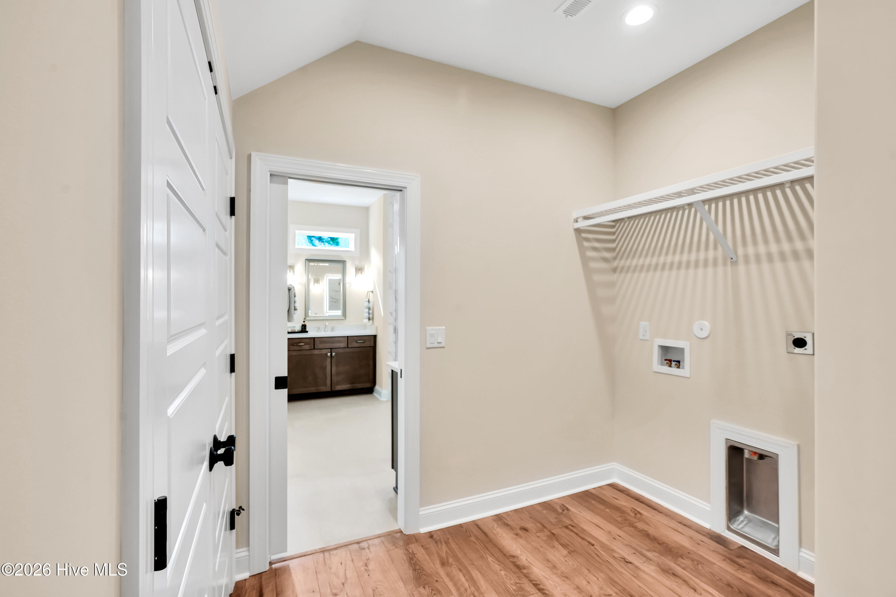 3836 Bay Colony Road Ne 275 Property Photo 12