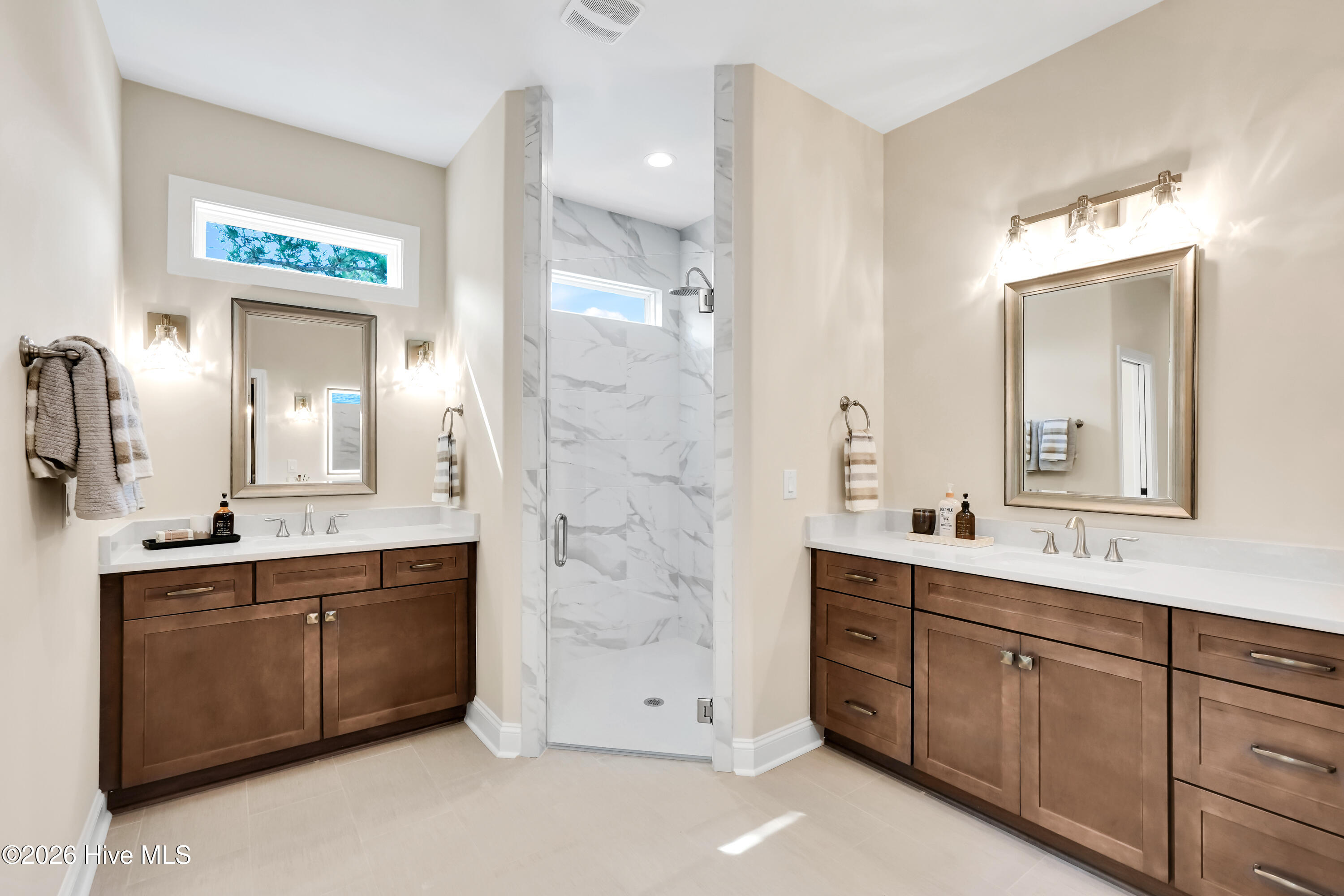 3836 Bay Colony Road Ne 275 Property Photo 13