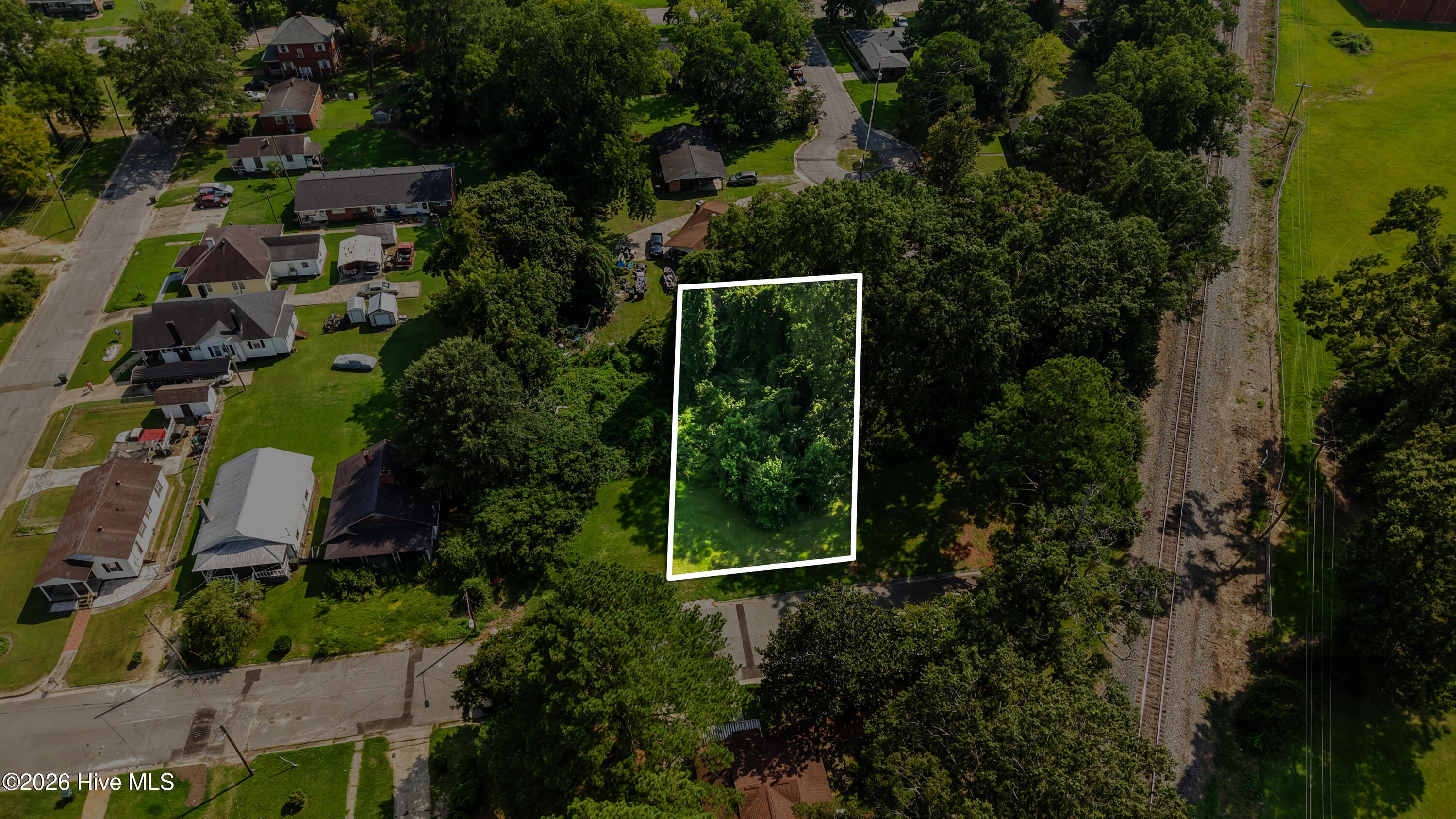 706 W Walnut Street Property Photo 3