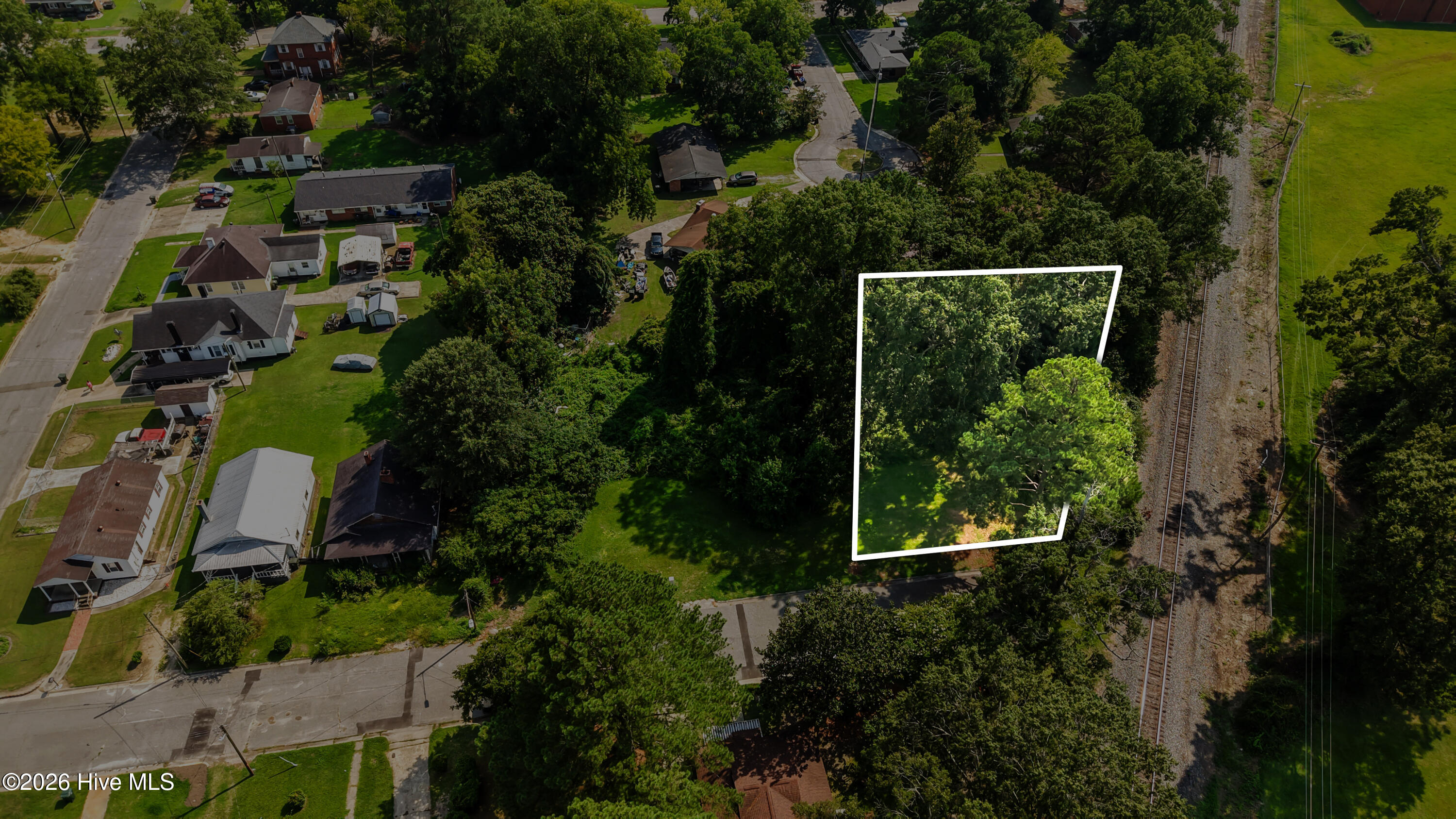 706 W Walnut Street Property Photo 4