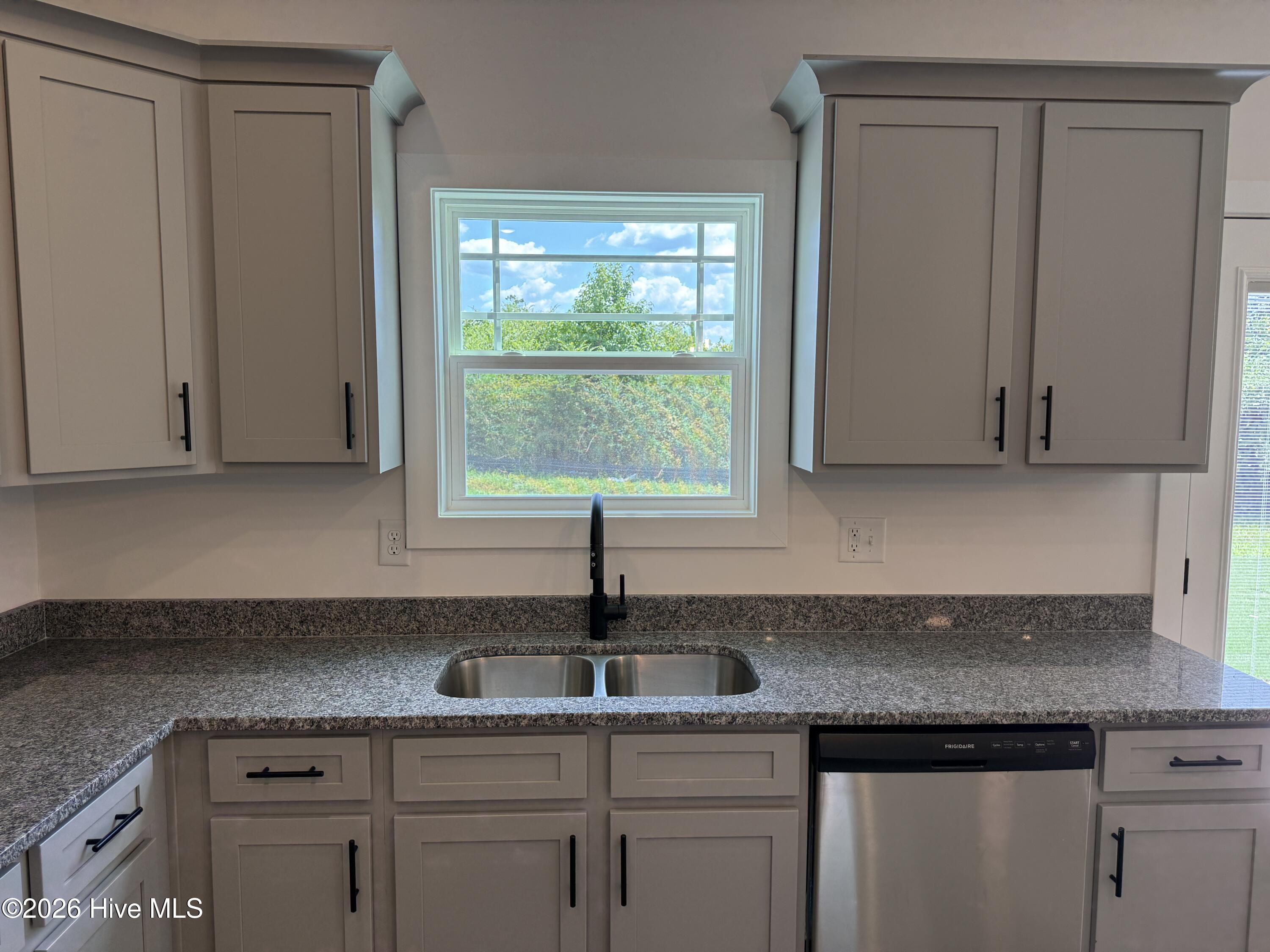 2017 Tharrington Way Property Photo 7