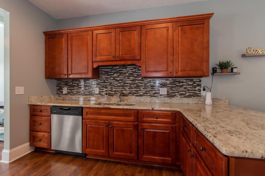 121 Lightwater Drive Property Photo 7