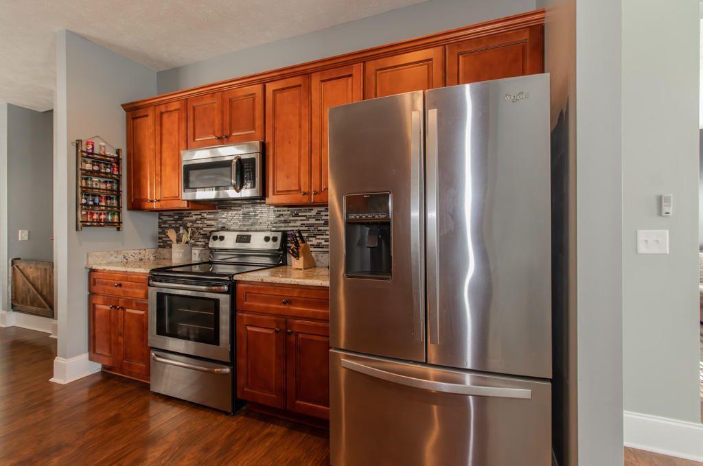 121 Lightwater Drive Property Photo 8