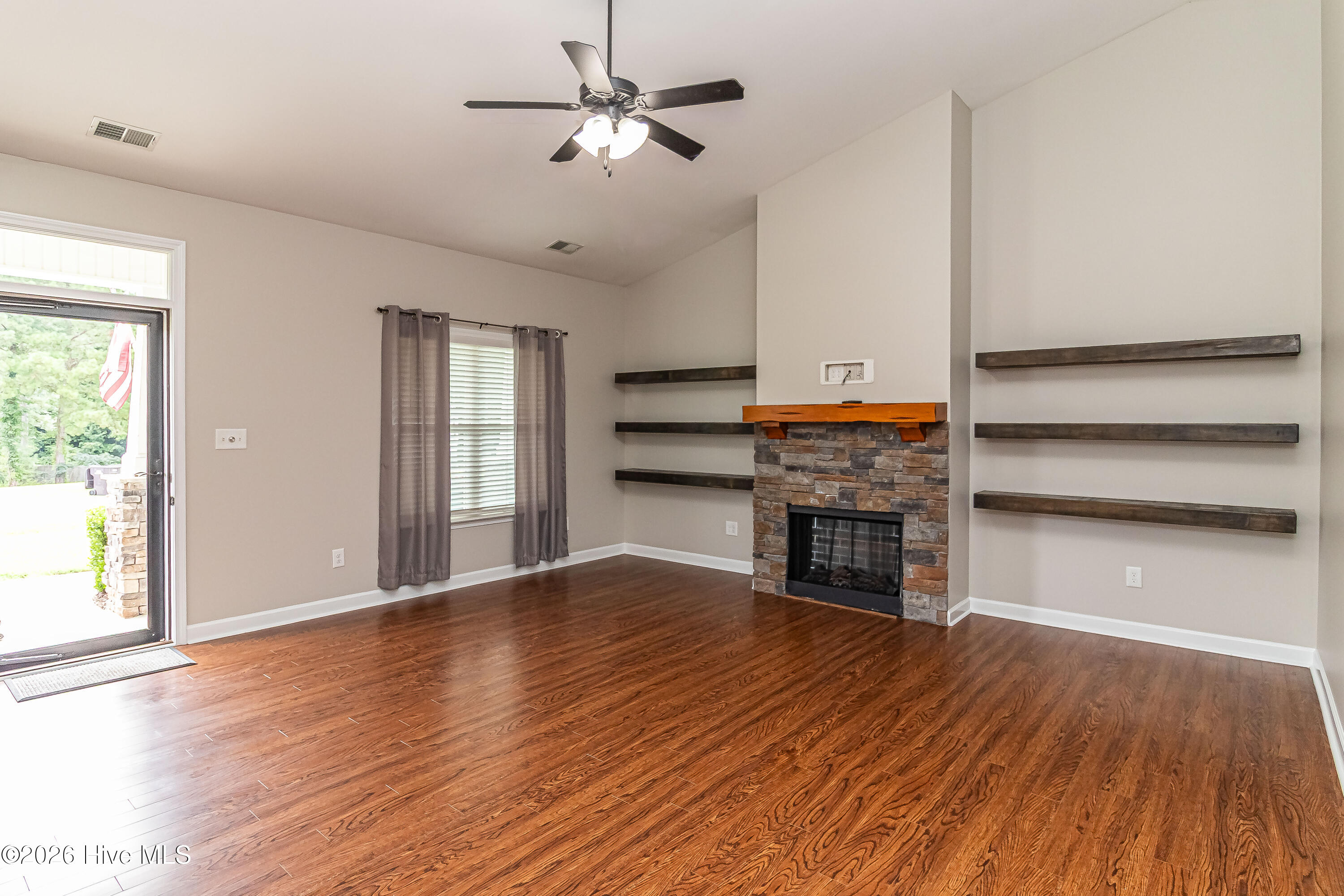 218 Planters Ridge Drive Property Photo 4