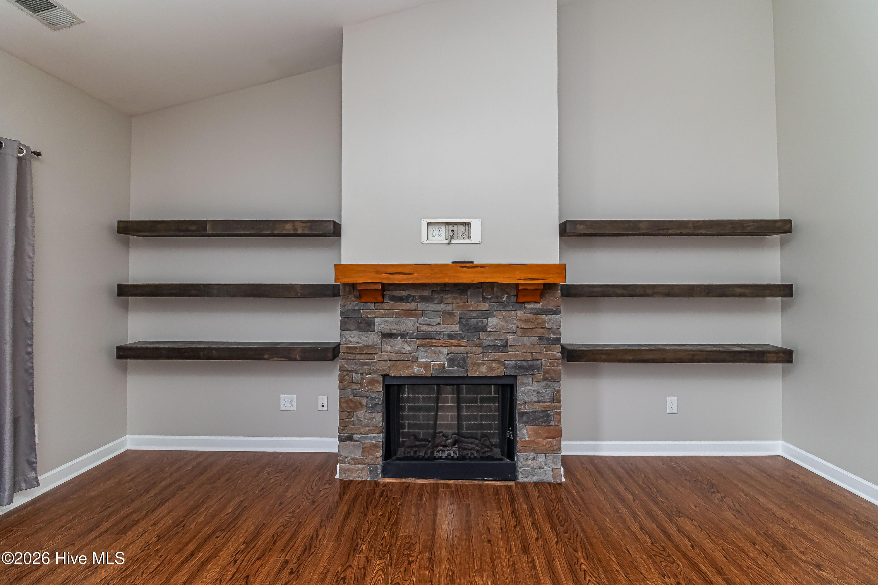 218 Planters Ridge Drive Property Photo 8