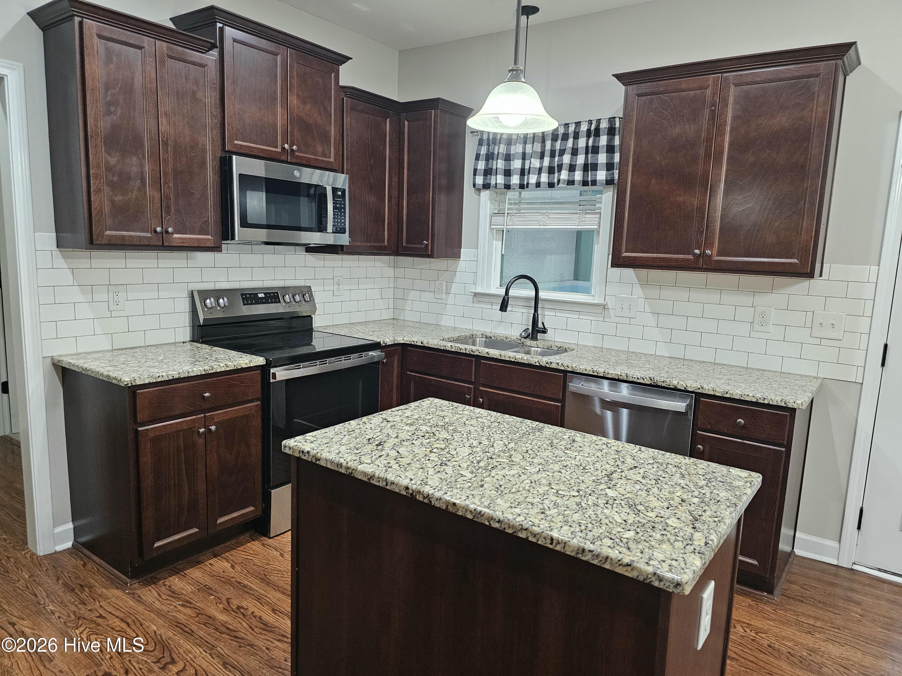 218 Planters Ridge Drive Property Photo 15