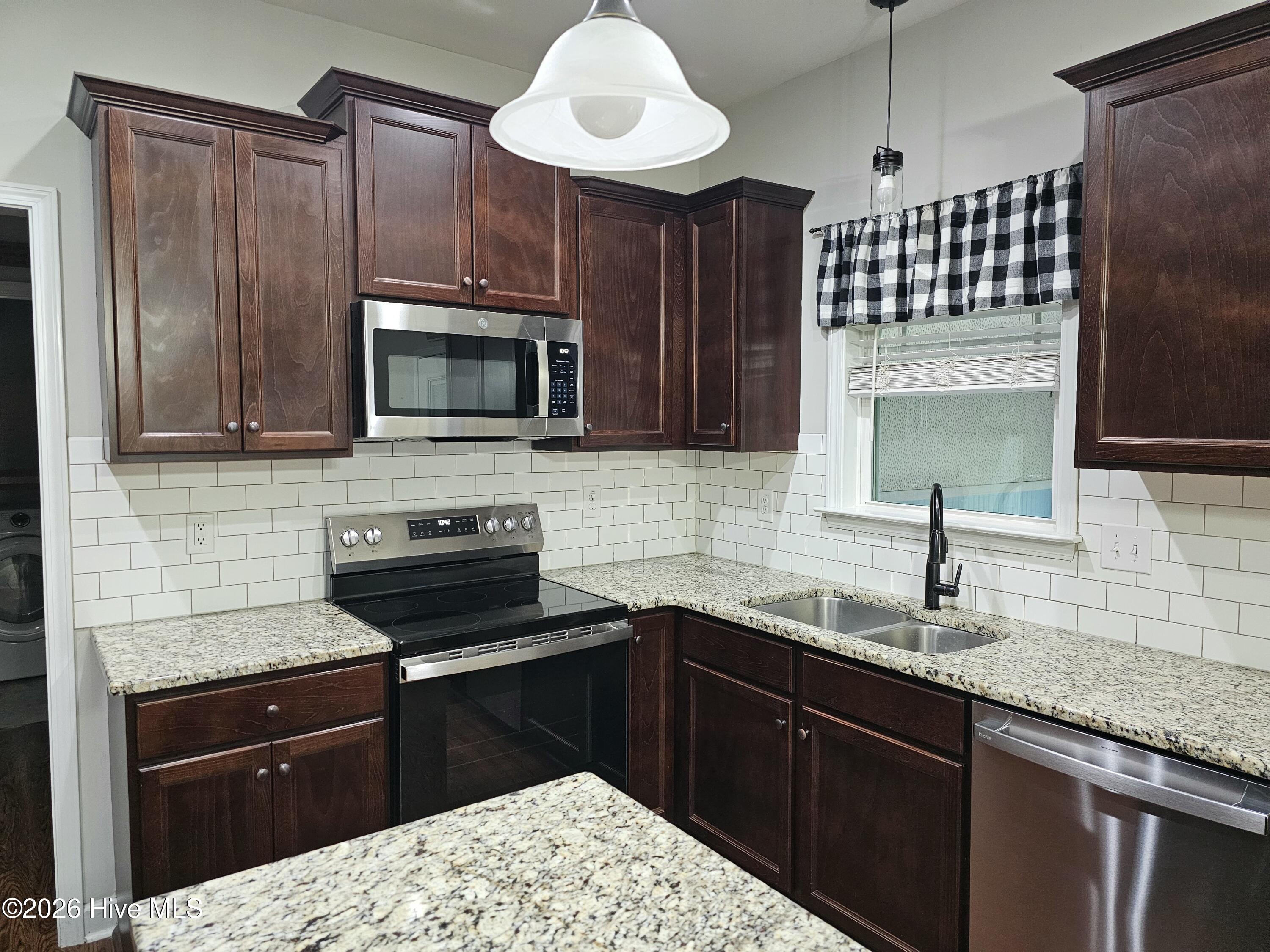 218 Planters Ridge Drive Property Photo 18