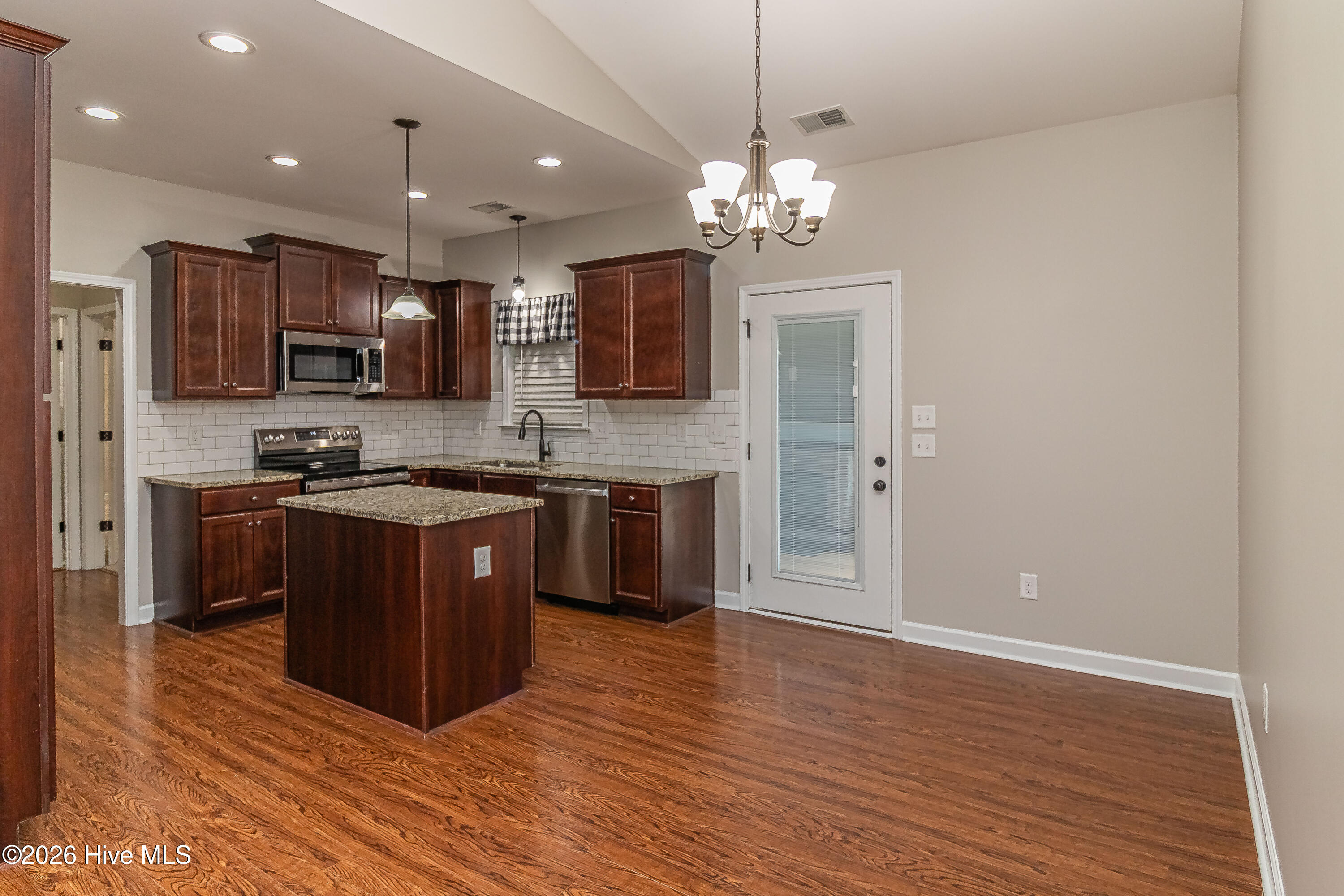 218 Planters Ridge Drive Property Photo 23