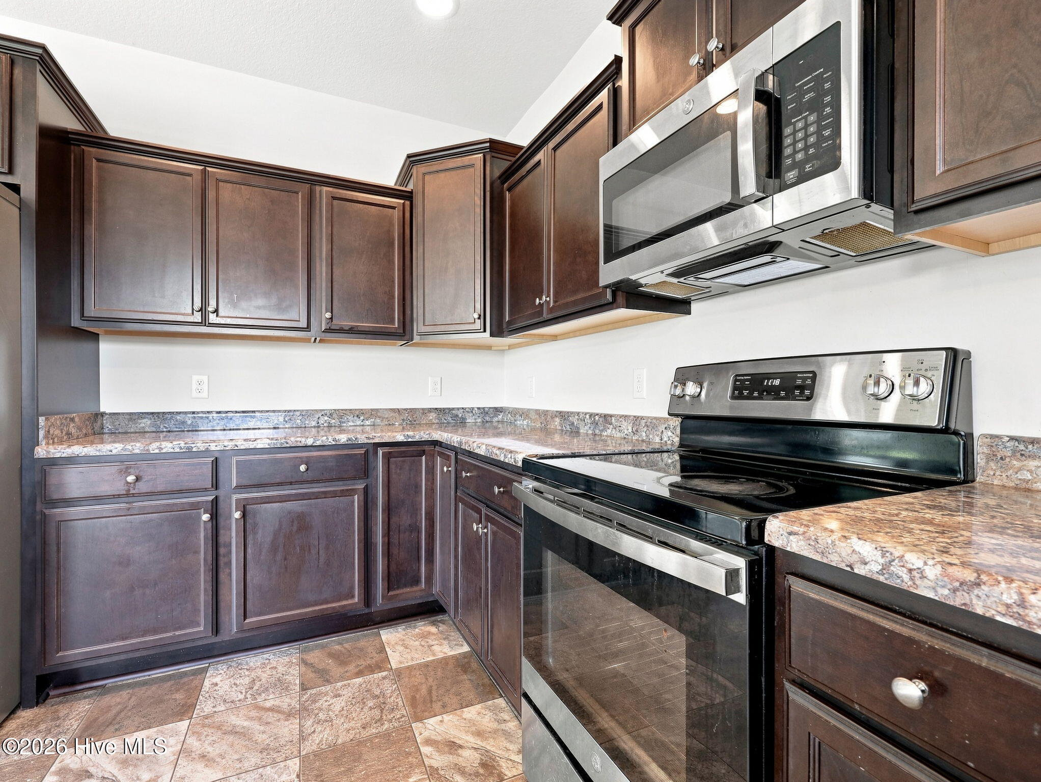 417 Amethyst Court Property Photo 15