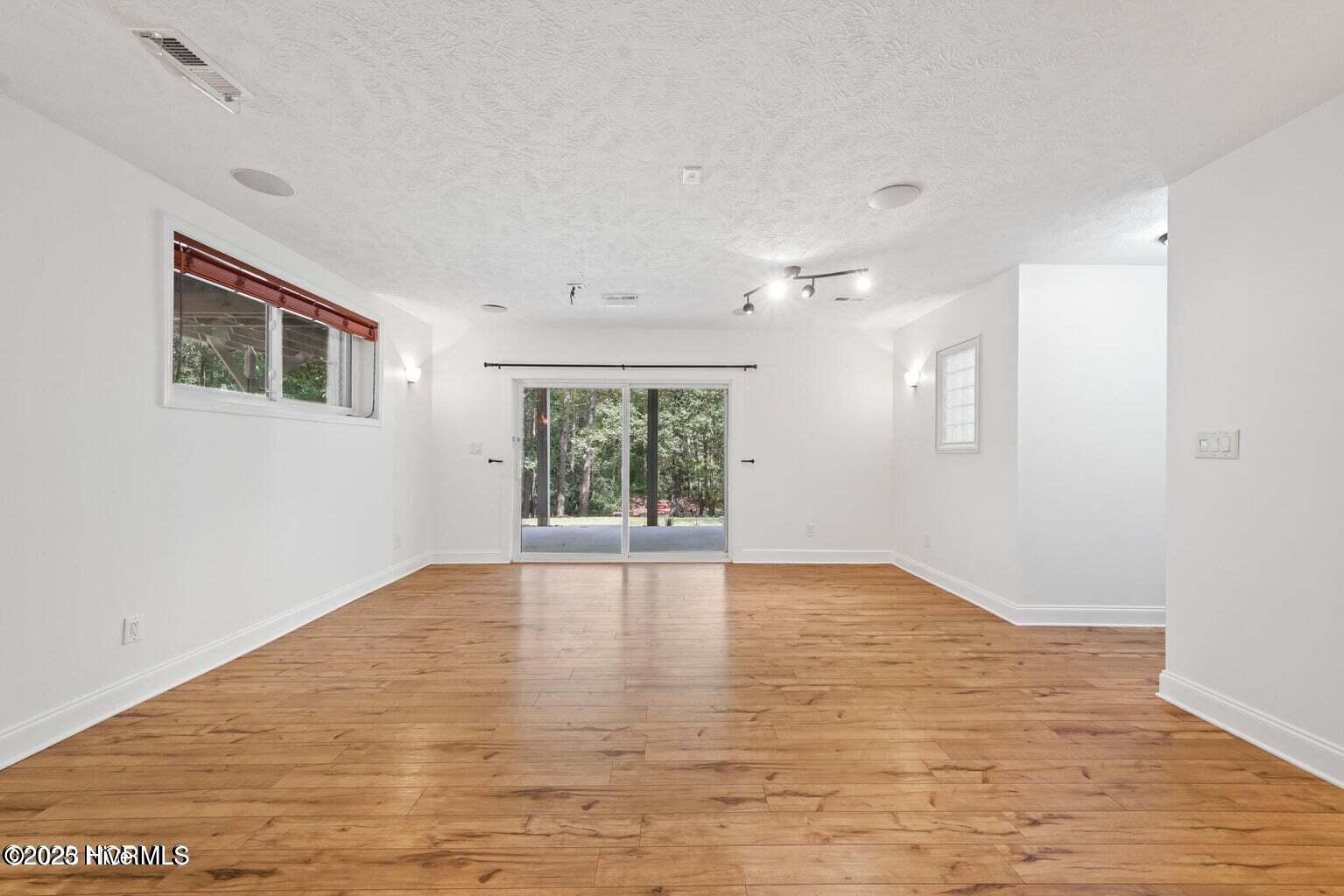 155 Edgewater Drive Property Photo 28
