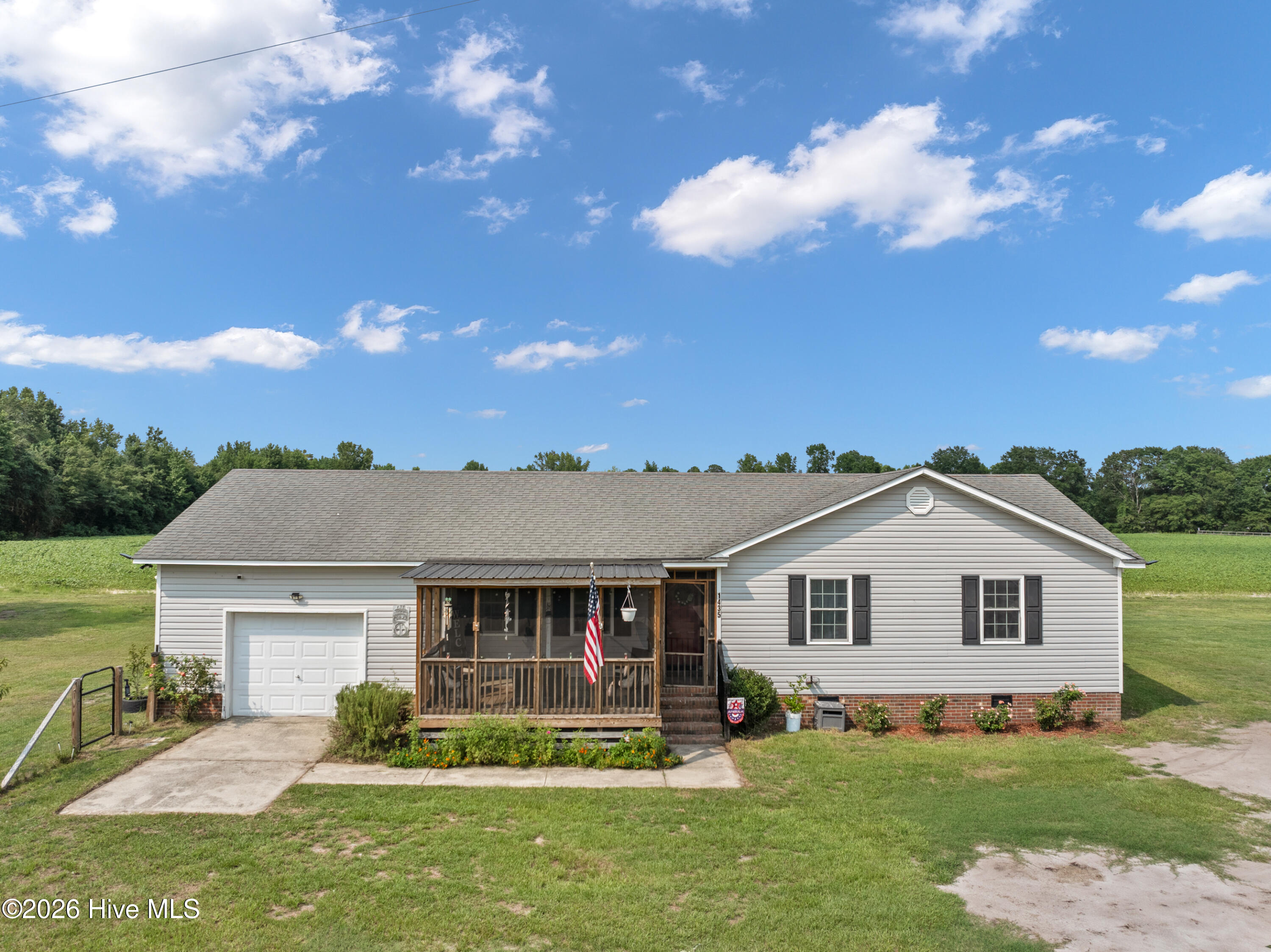 1435 Old Mintz Highway Property Photo 2