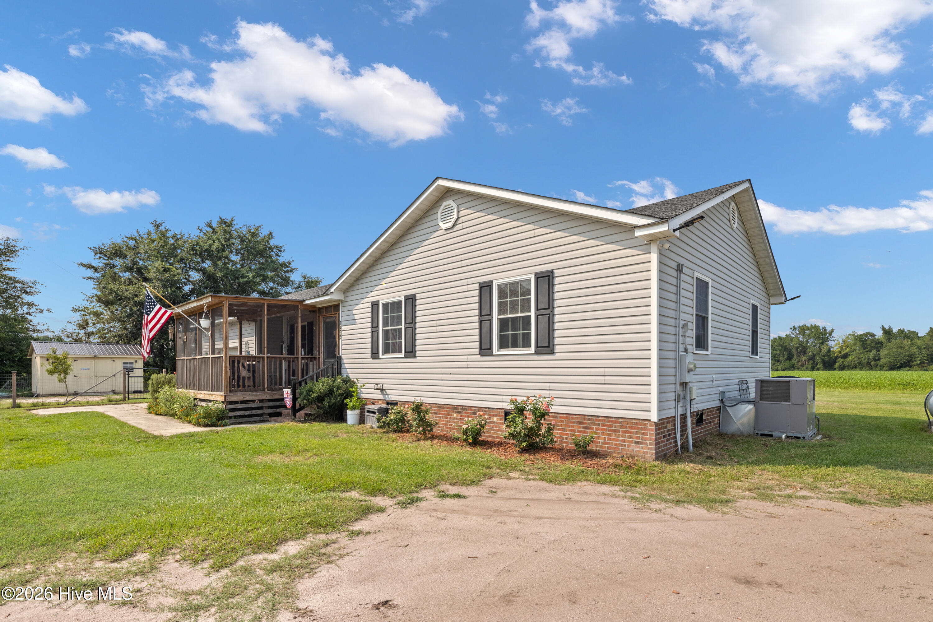 1435 Old Mintz Highway Property Photo 7