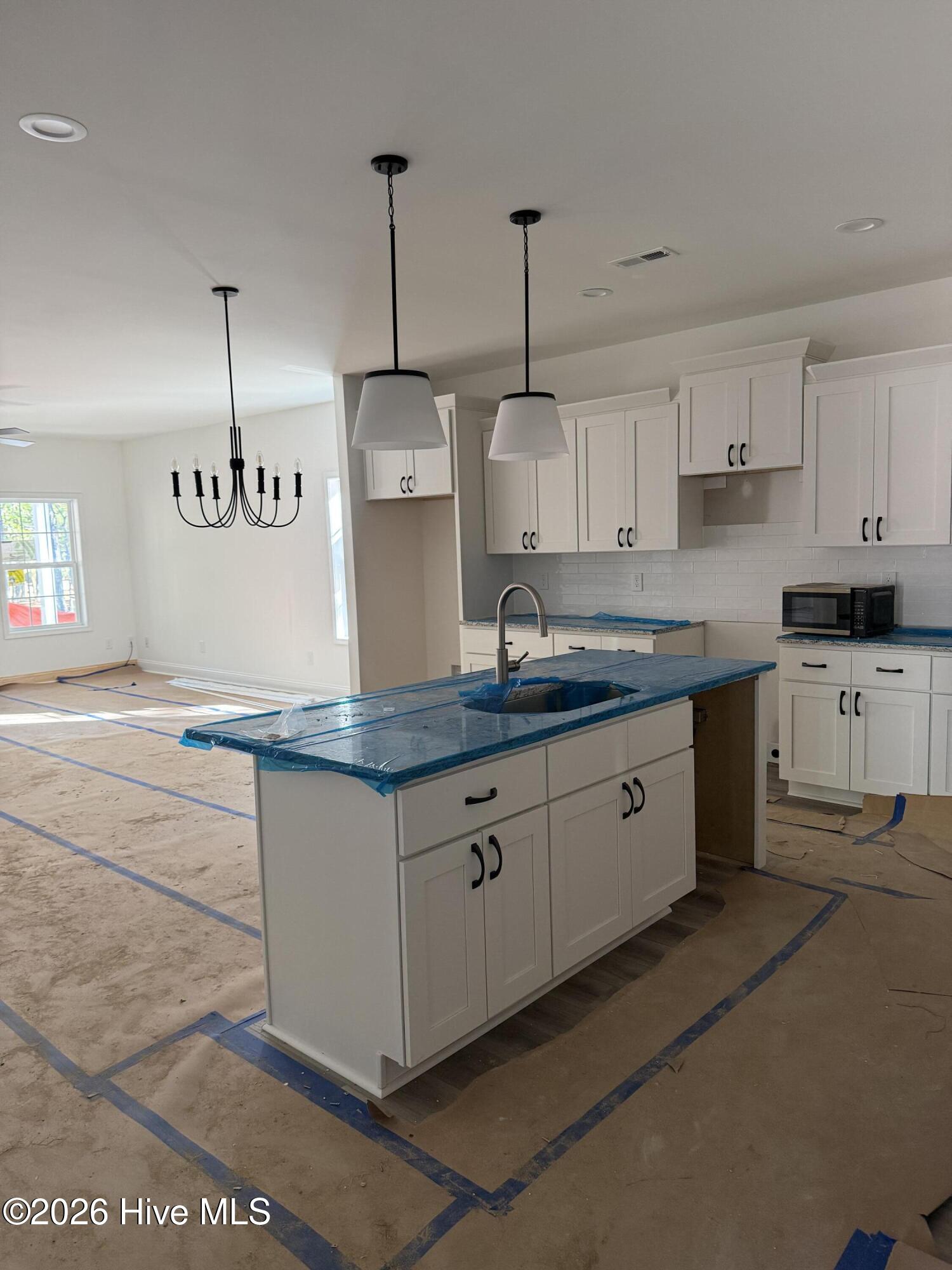 555 Sawgrass Road Property Photo 3