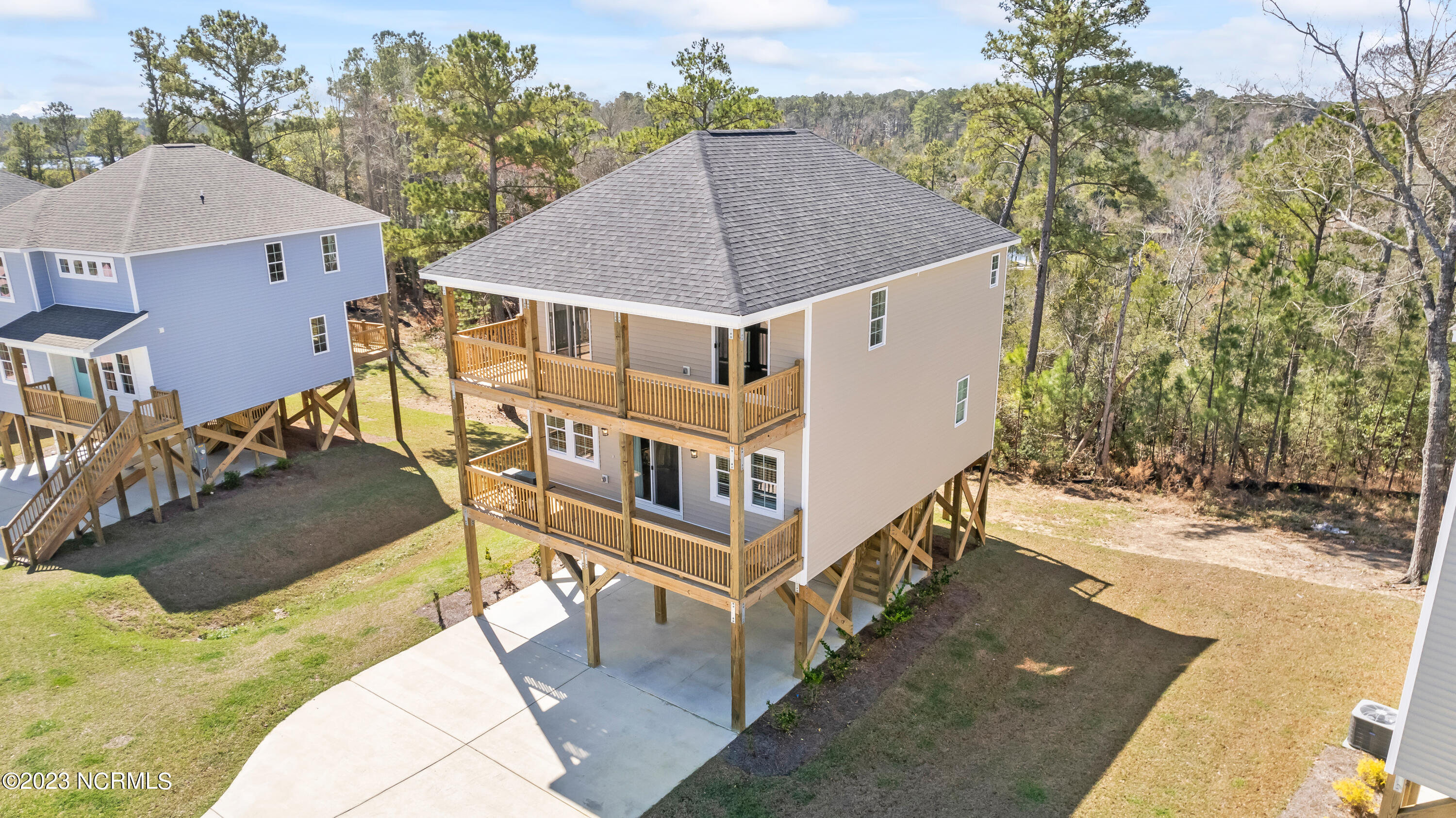 208 Broadleaf Drive Property Photo 3