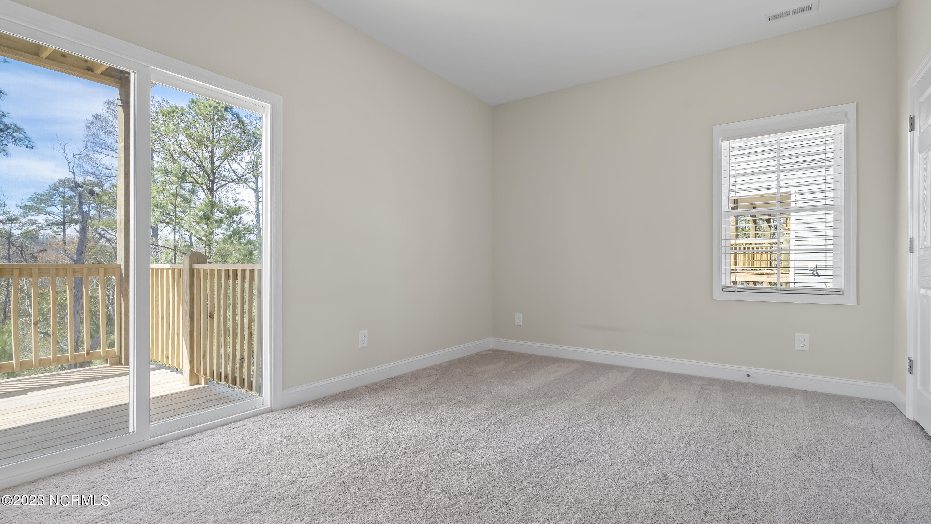 208 Broadleaf Drive Property Photo 22