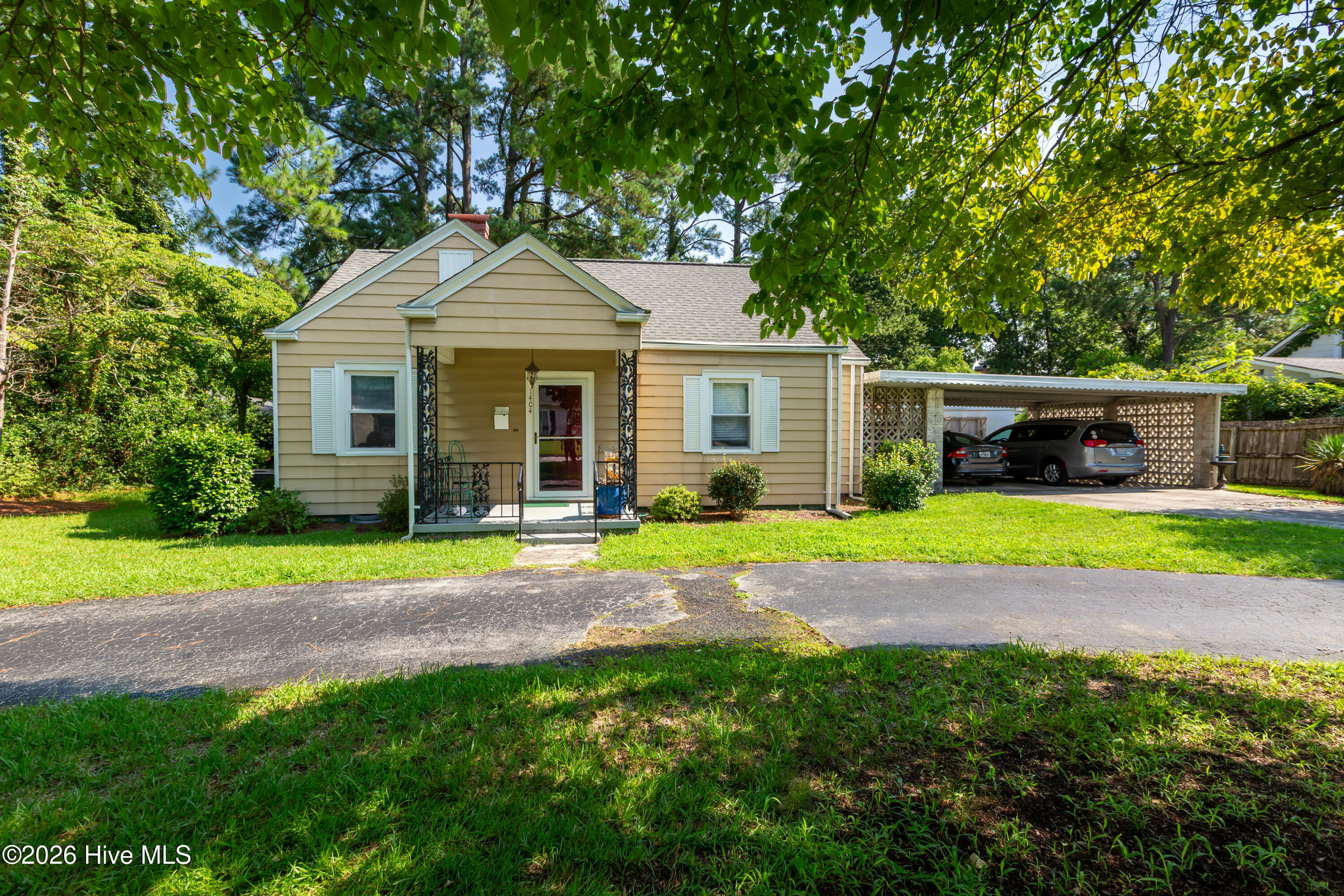 1404 Mcarthur Avenue Property Photo 3