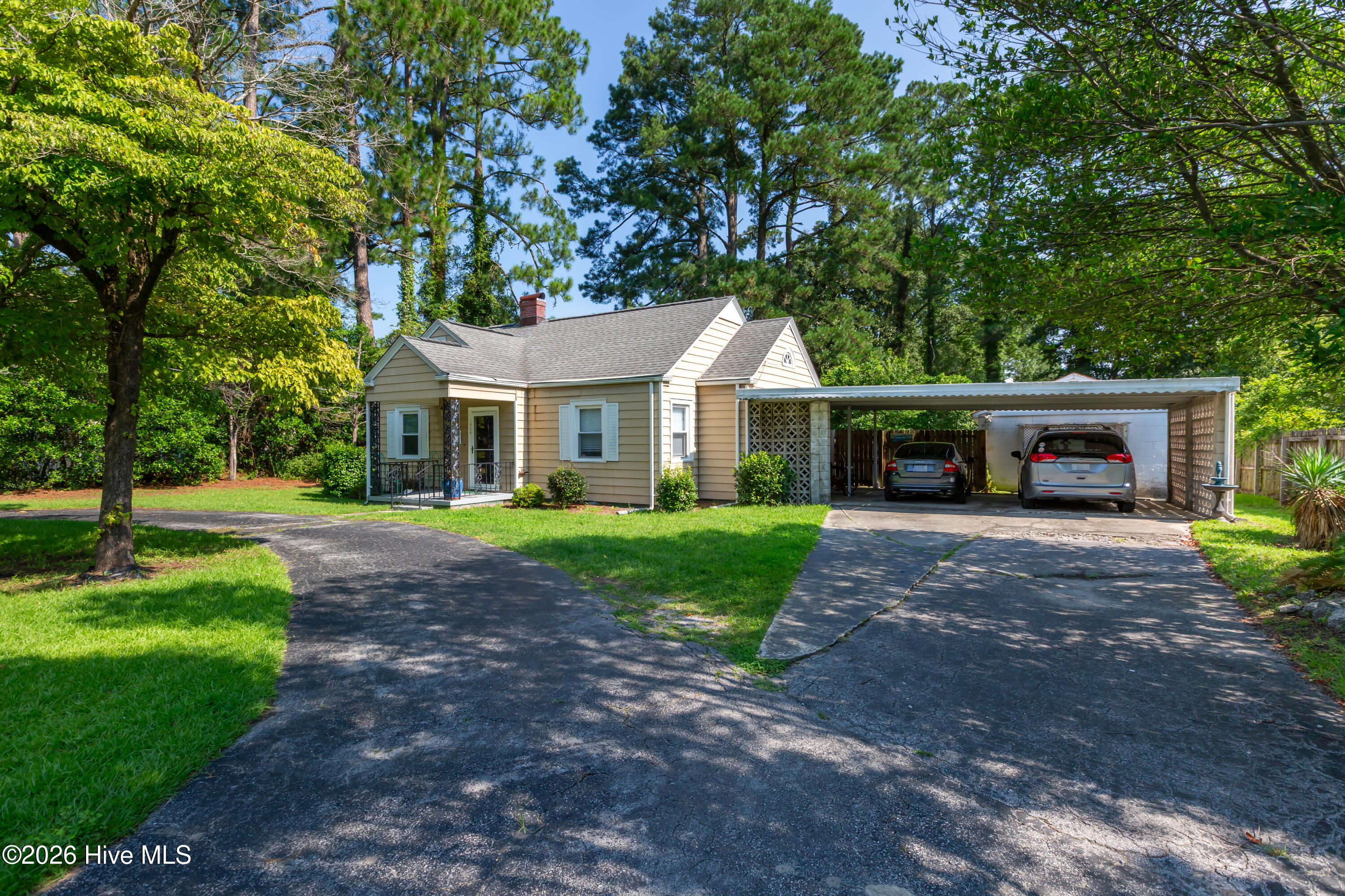 1404 Mcarthur Avenue Property Photo 4