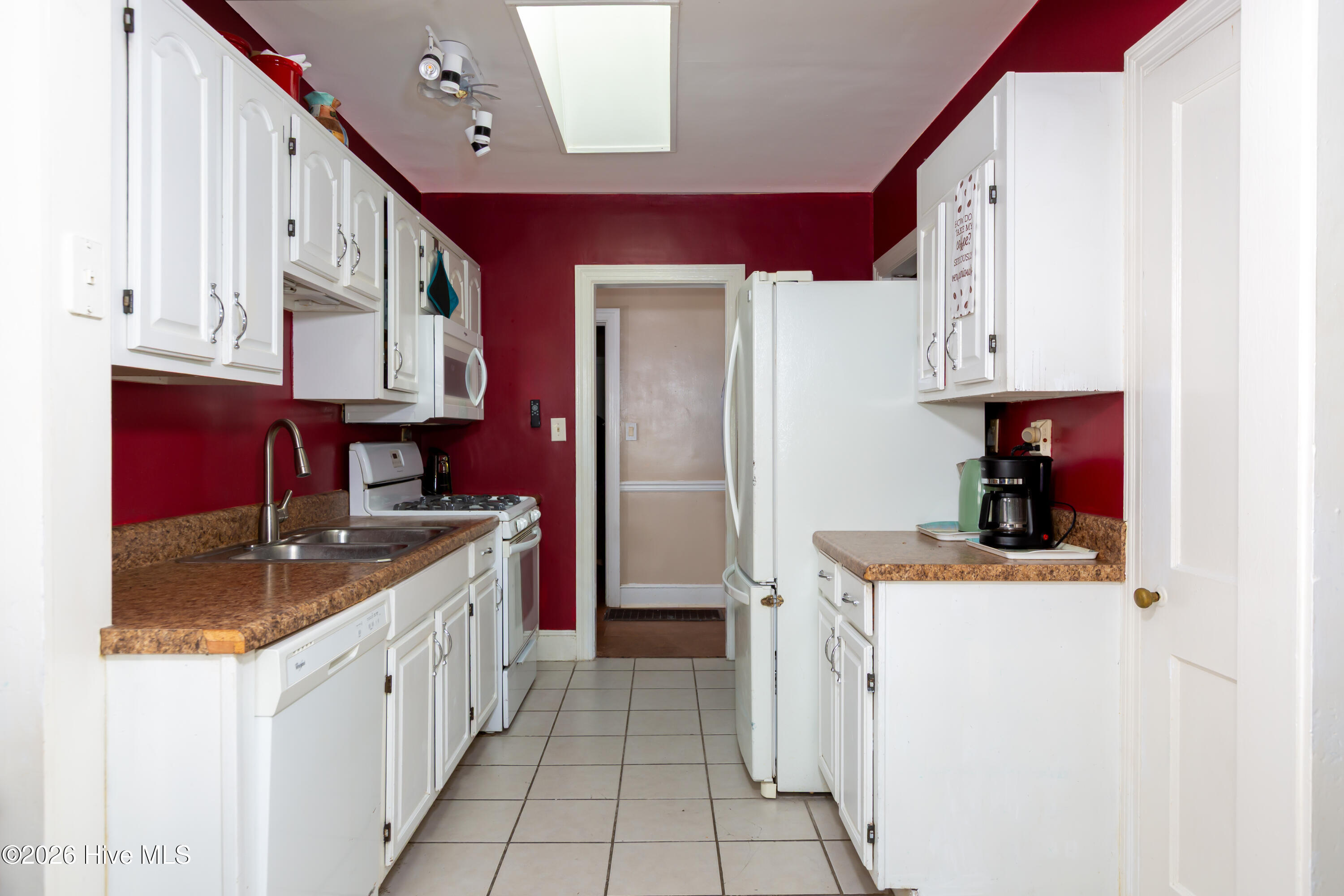 1404 Mcarthur Avenue Property Photo 9