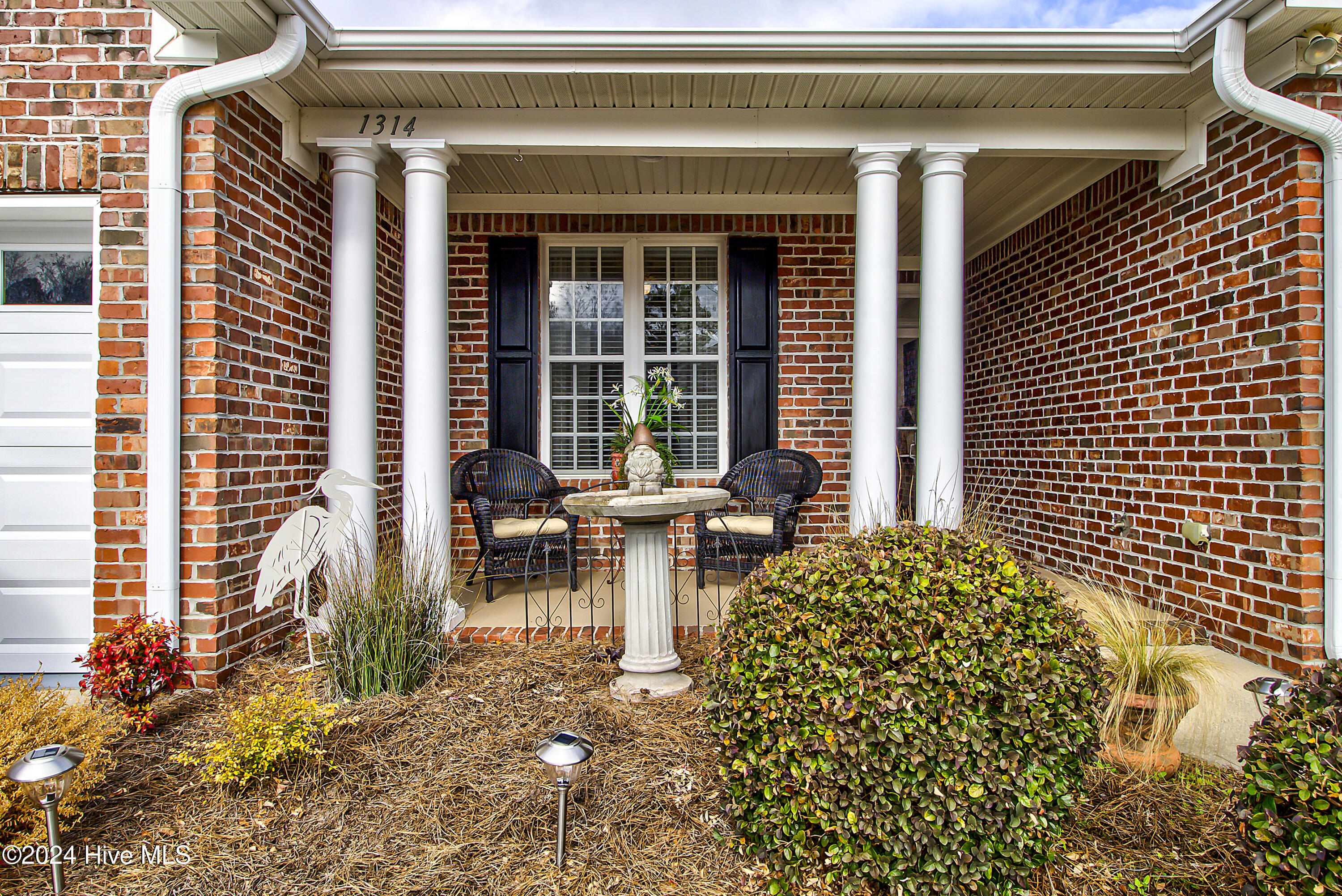 1314 Suncrest Way Property Photo 4
