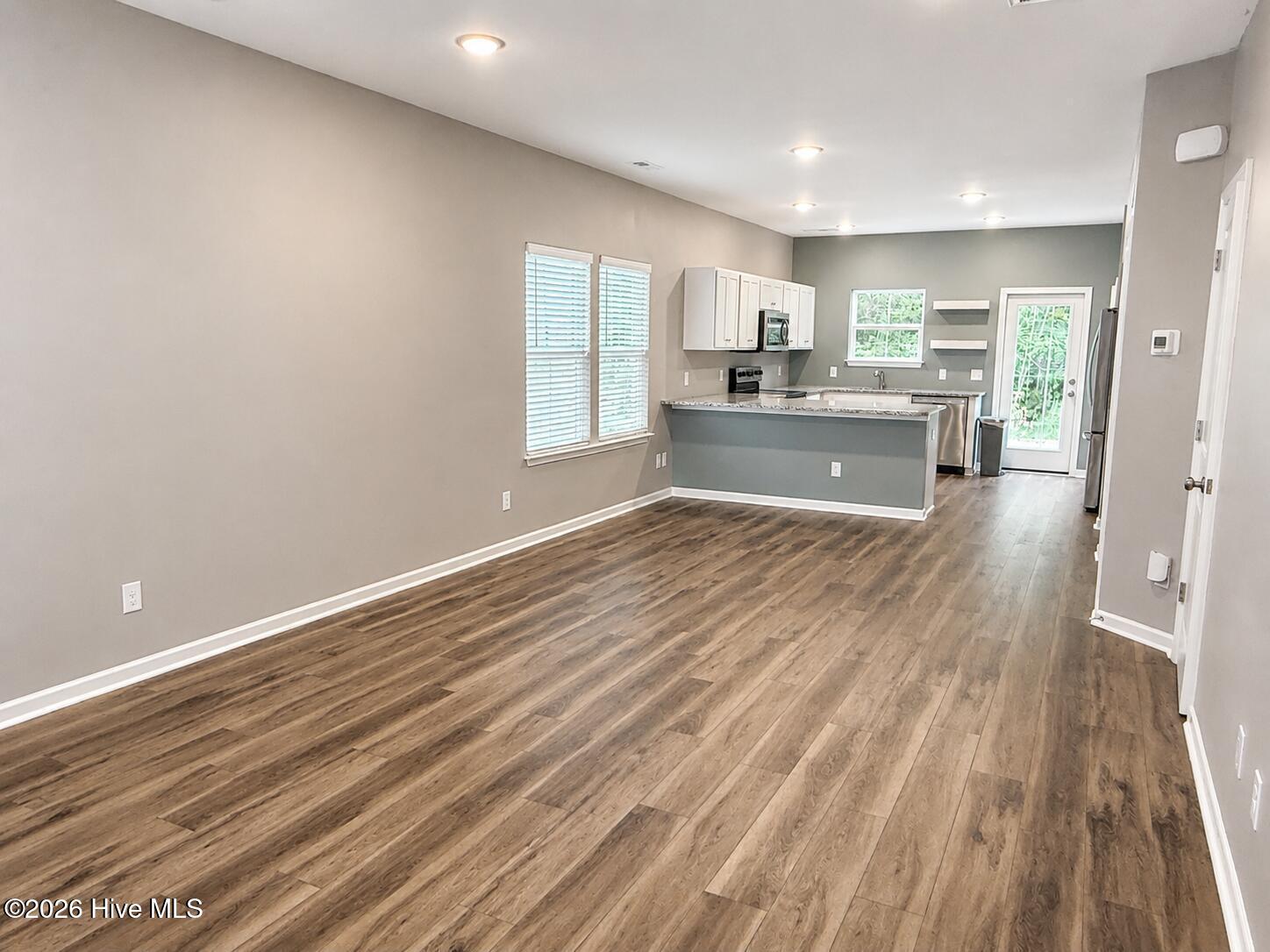 9088 Laurel Bay Lane Property Photo 7