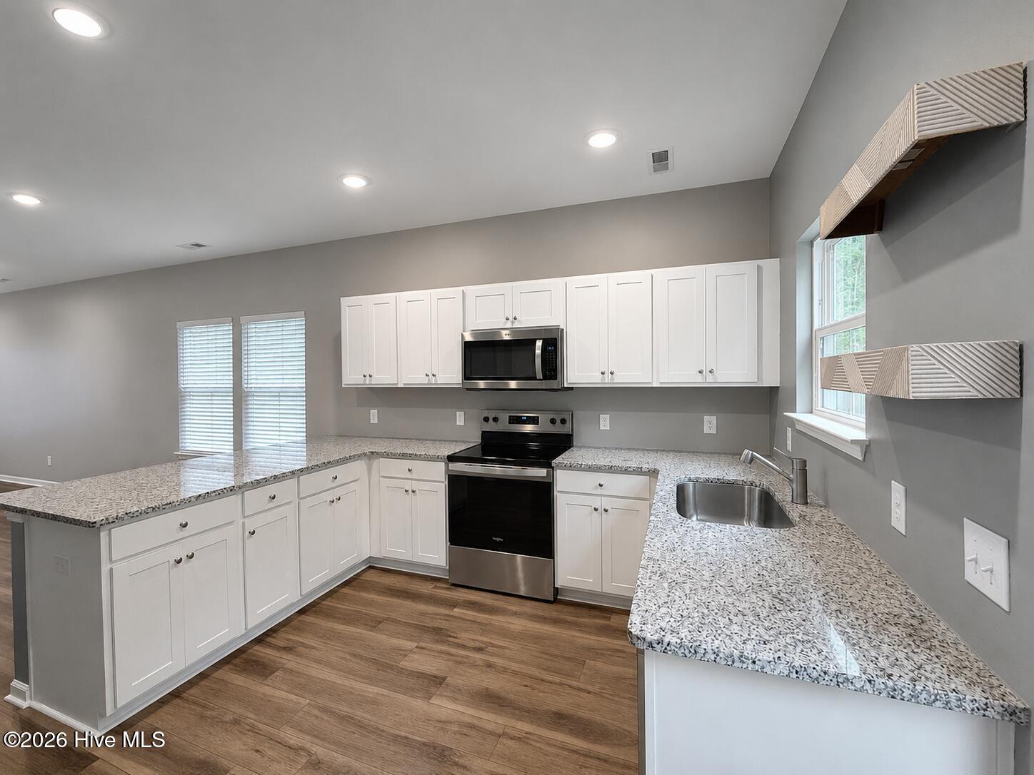 9088 Laurel Bay Lane Property Photo 10