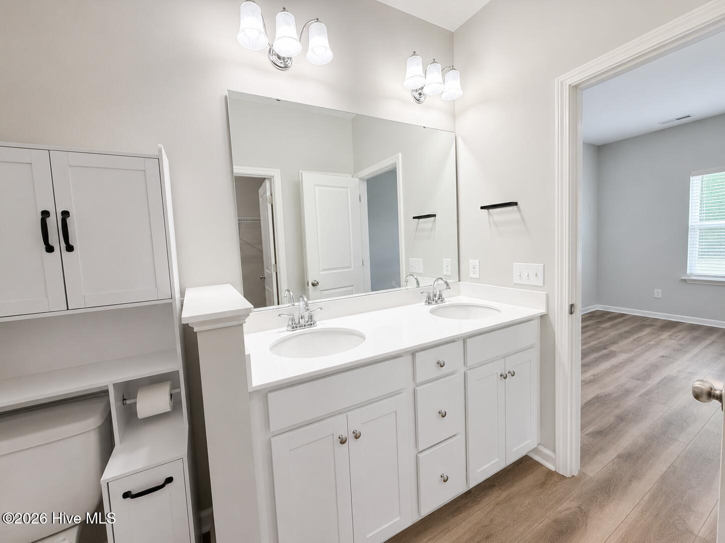 9088 Laurel Bay Lane Property Photo 18