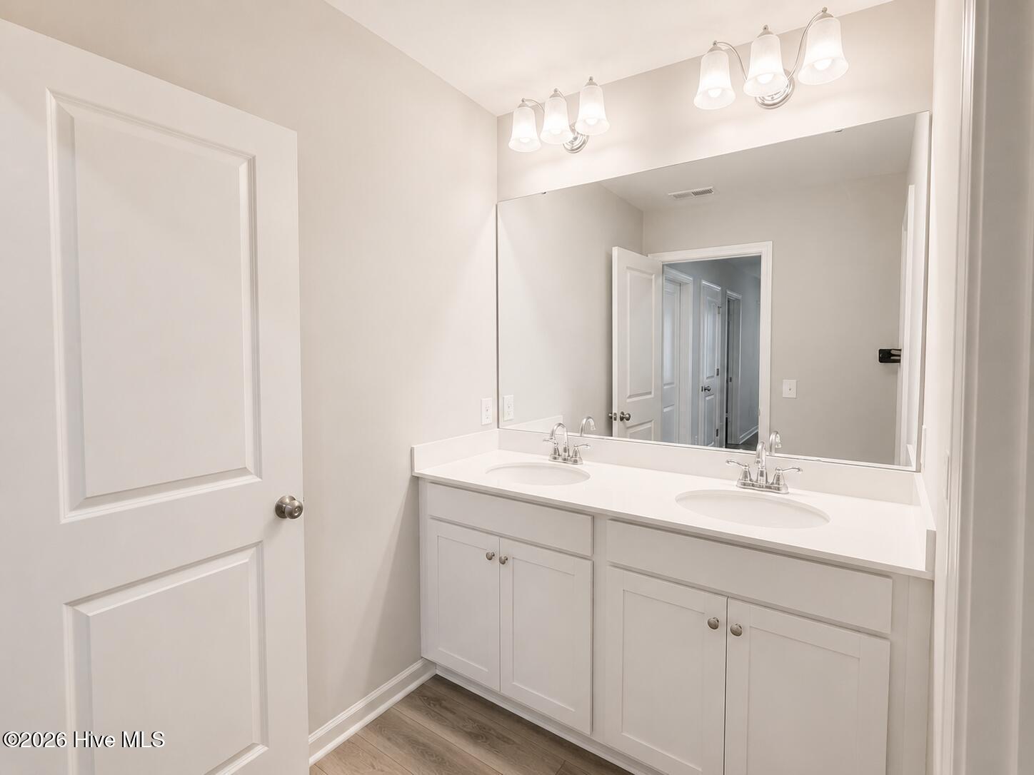 9088 Laurel Bay Lane Property Photo 22