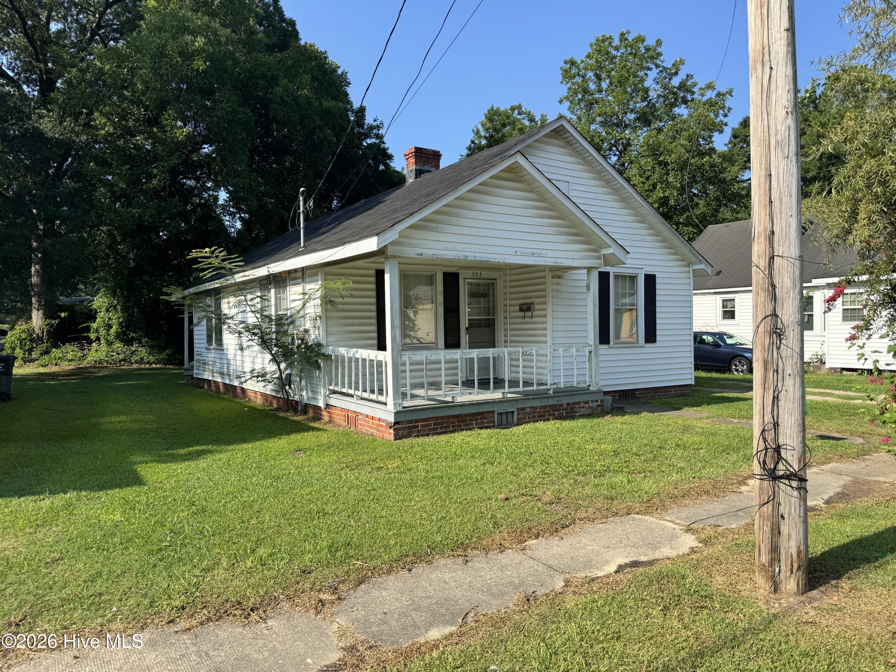 303 E Grainger Avenue Property Photo 1