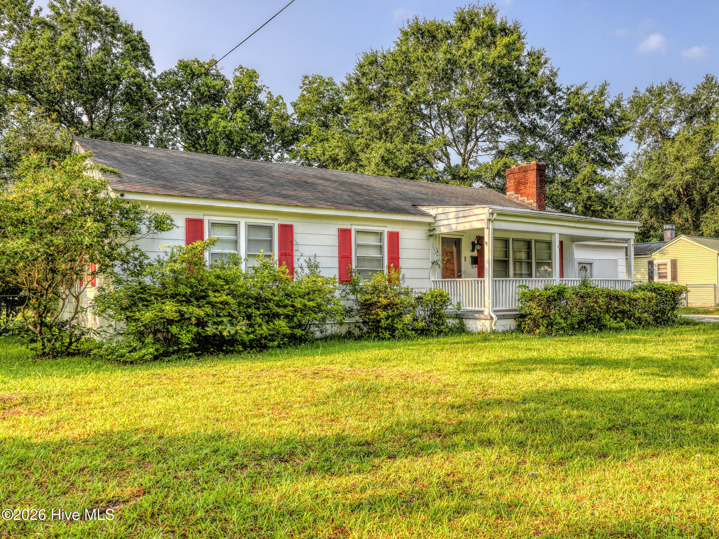 111 Pineview Street Property Photo 1