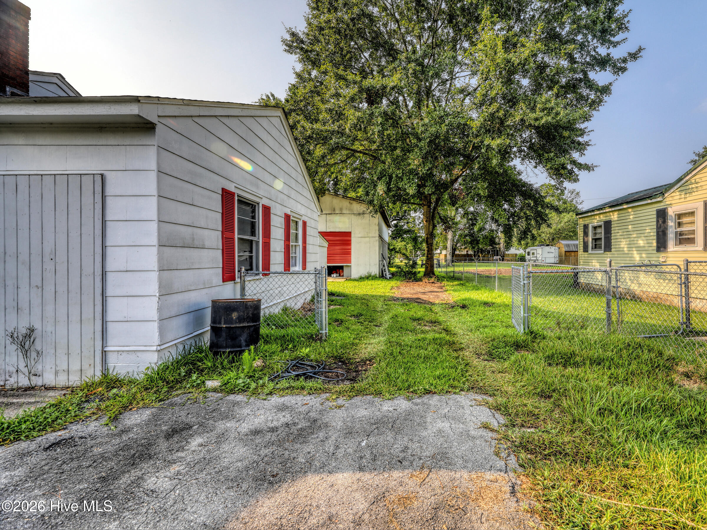111 Pineview Street Property Photo 7