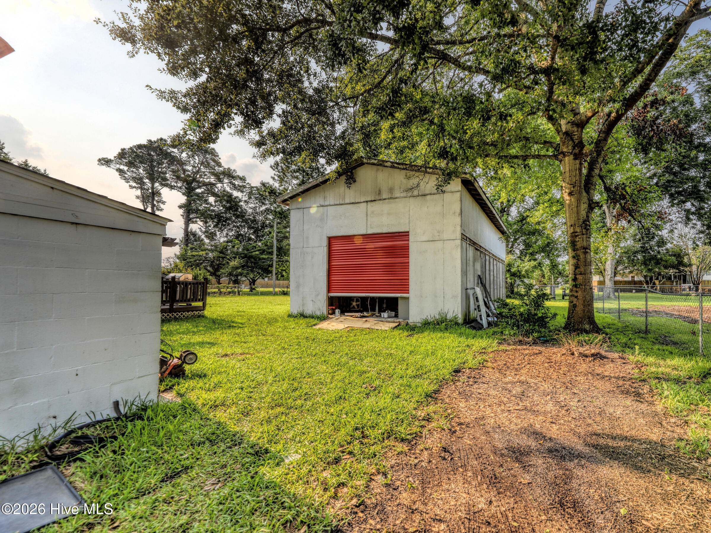 111 Pineview Street Property Photo 8