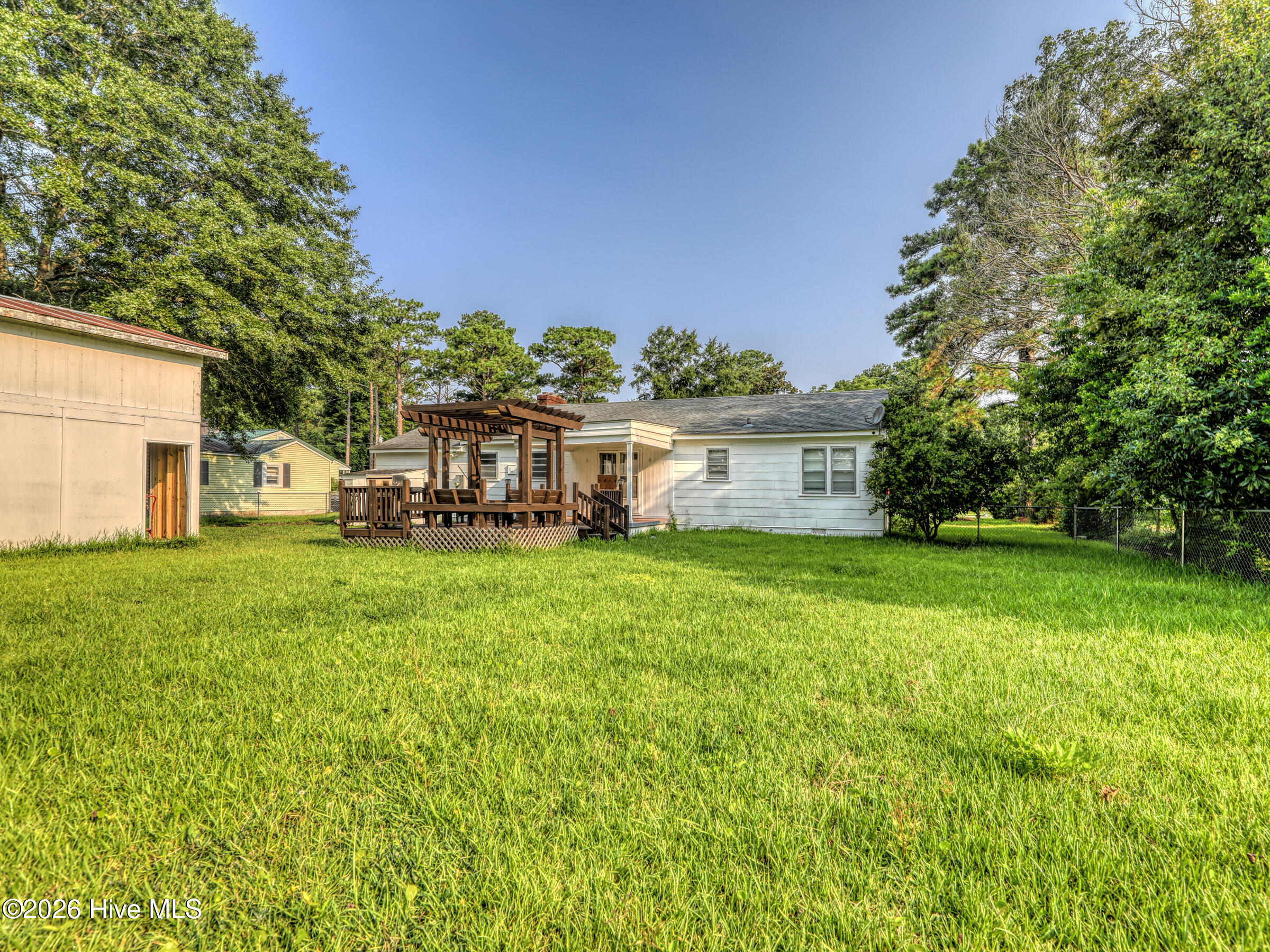 111 Pineview Street Property Photo 14