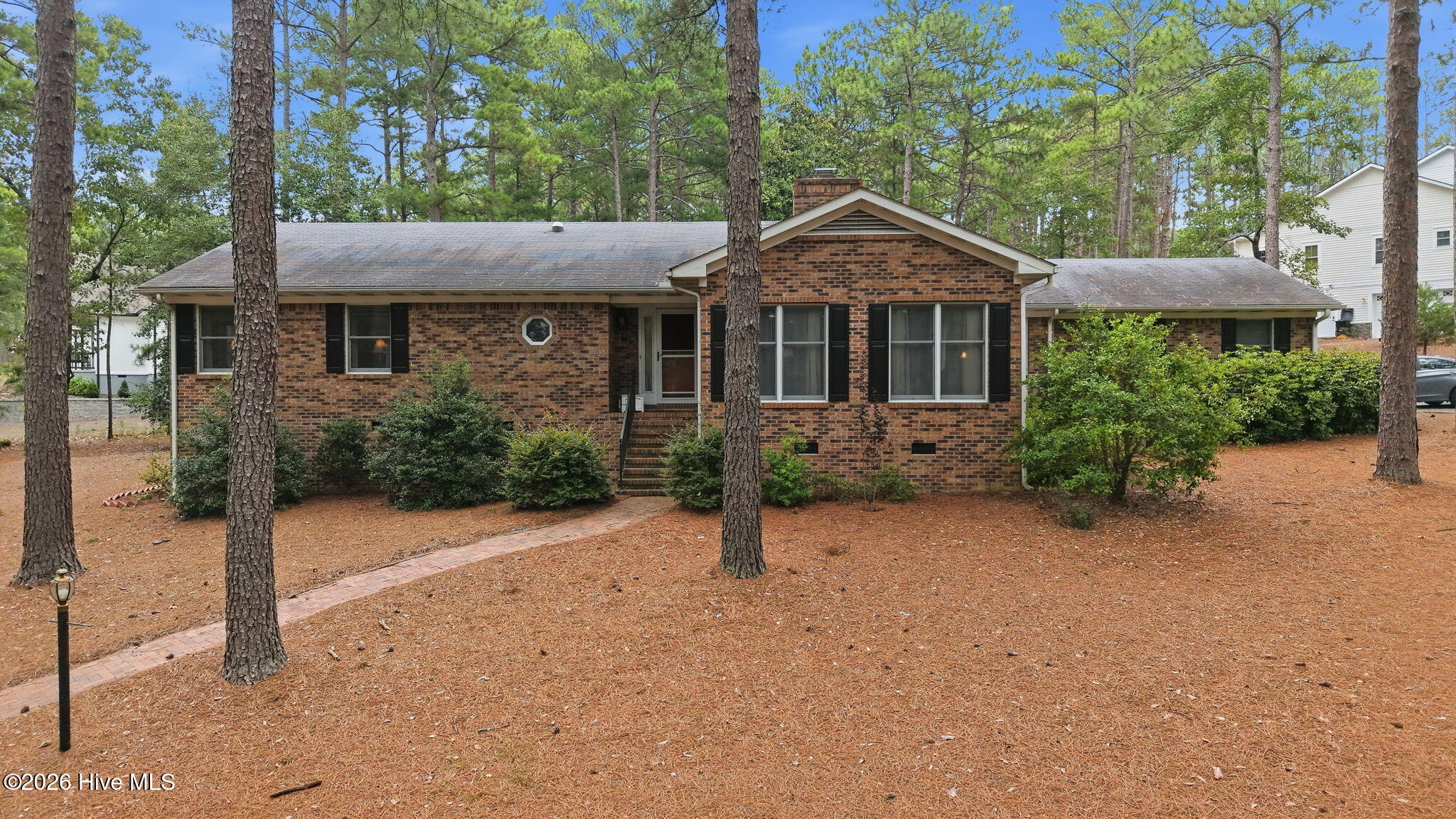 8 N Shamrock Drive Property Photo 1