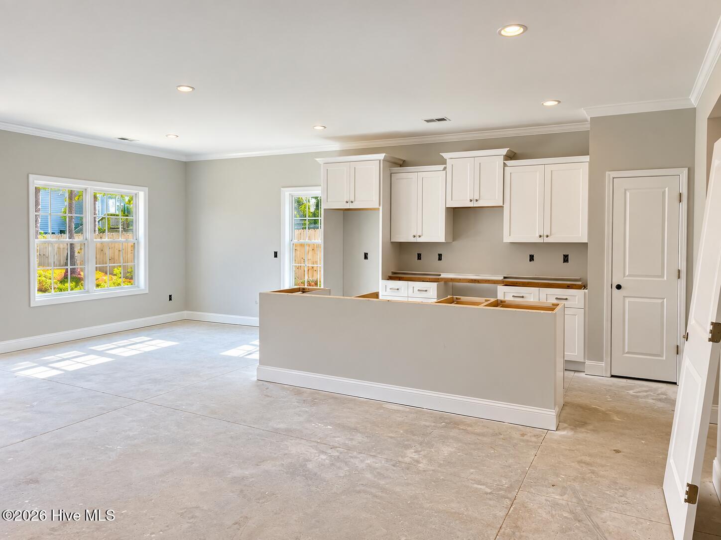 170 Spring Lake Drive Property Photo 3