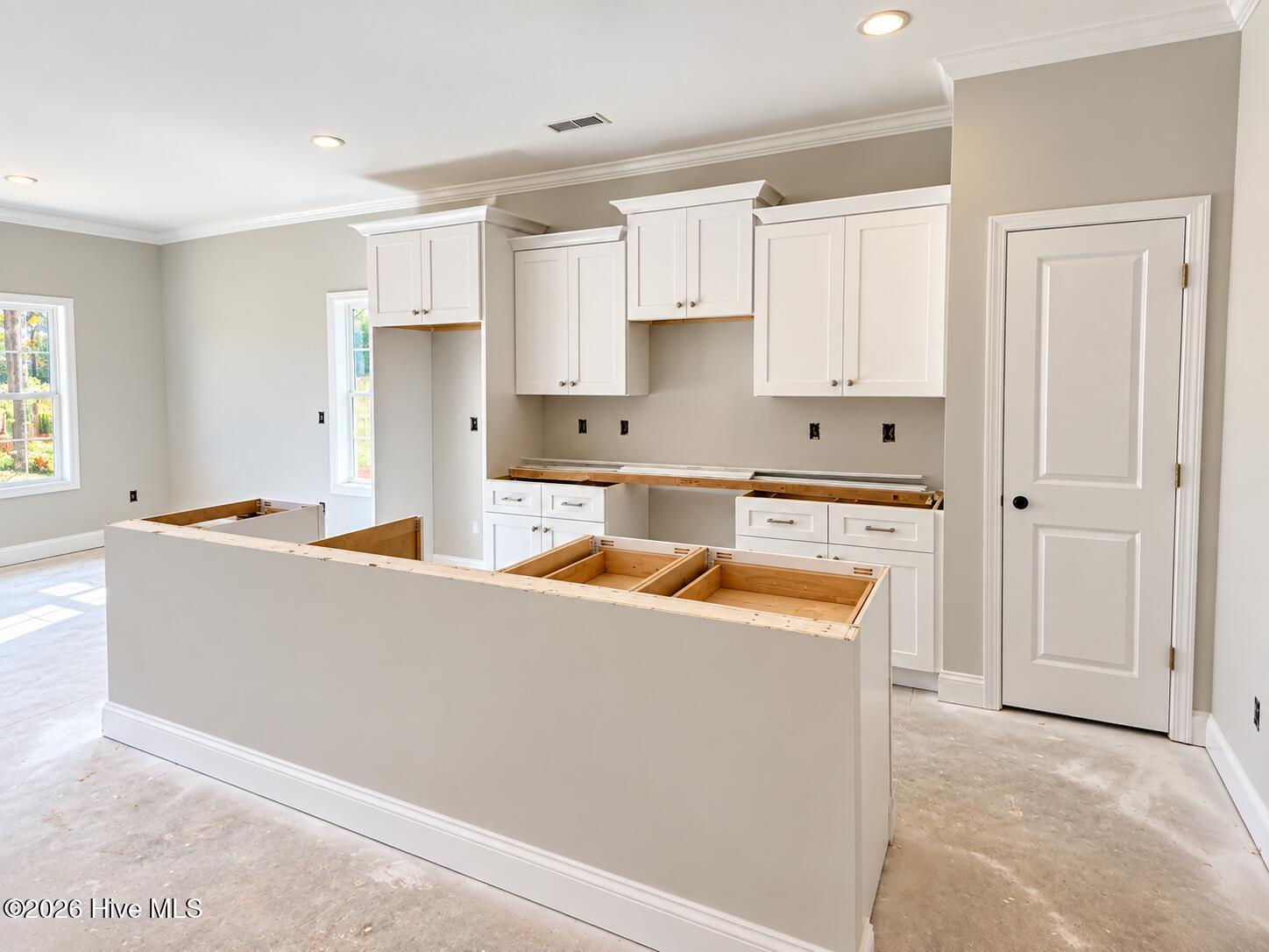 170 Spring Lake Drive Property Photo 4
