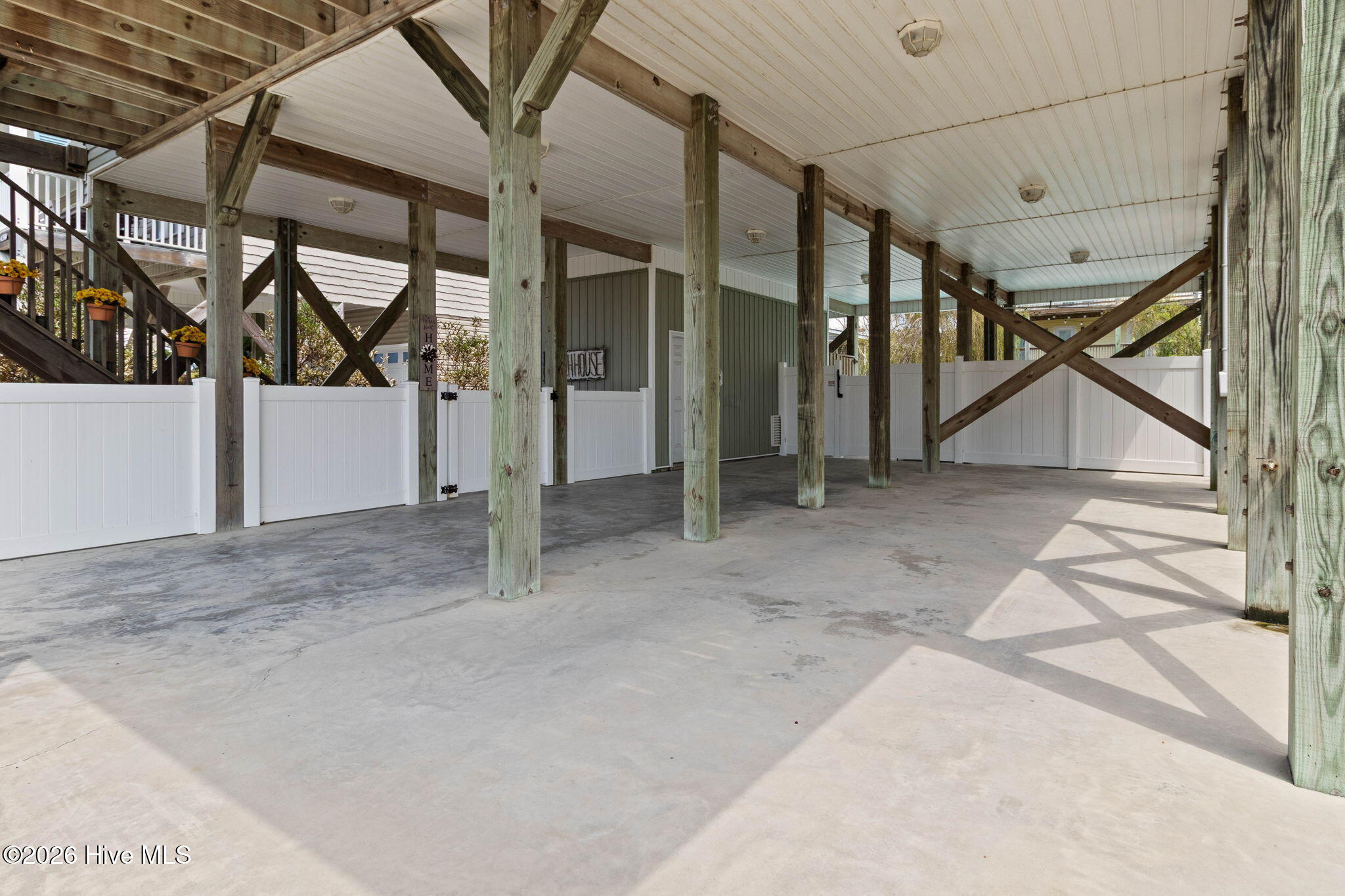 4012b E Dolphin Drive Property Photo 3